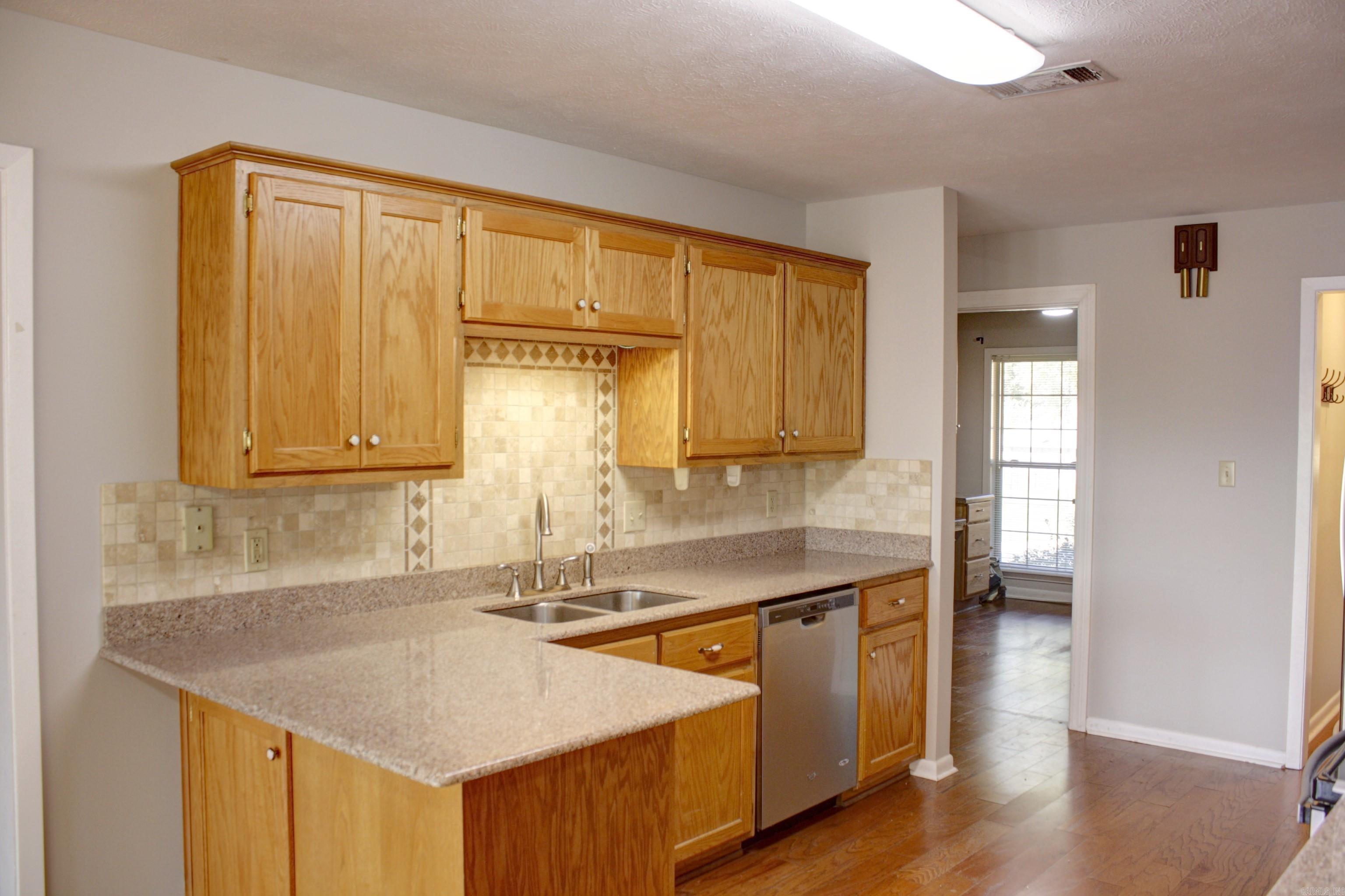 312  Live Oak  Searcy, AR