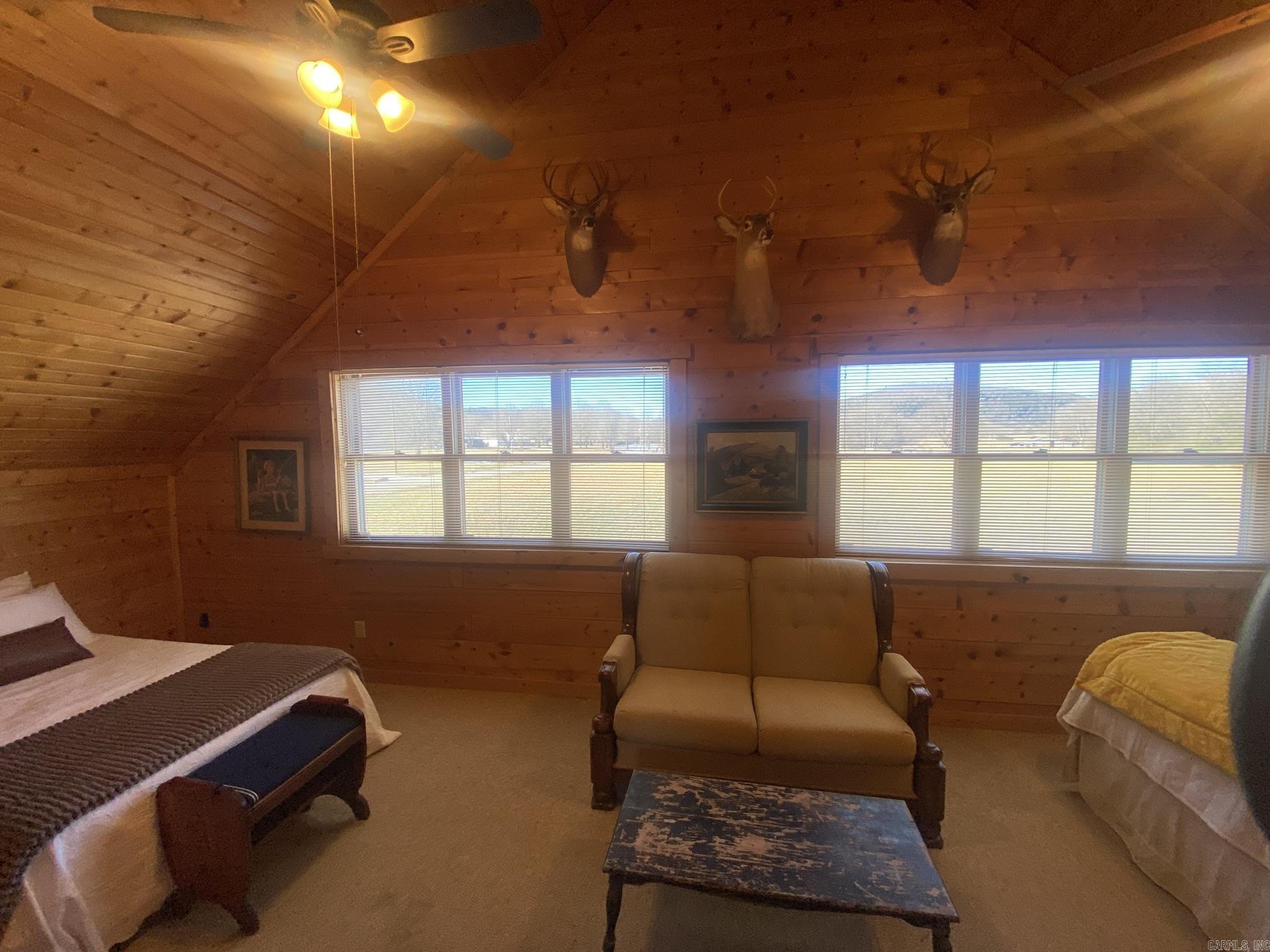 465 S Riverview  Mountain View, AR