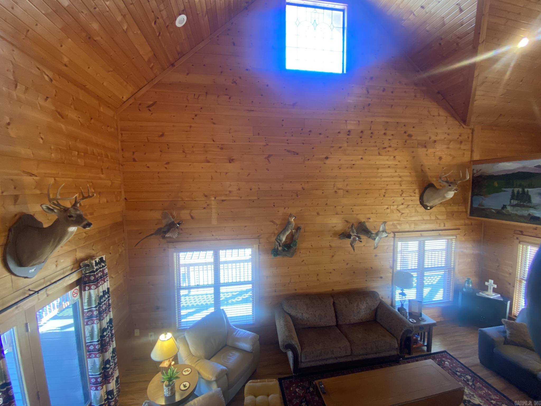 465 S Riverview  Mountain View, AR