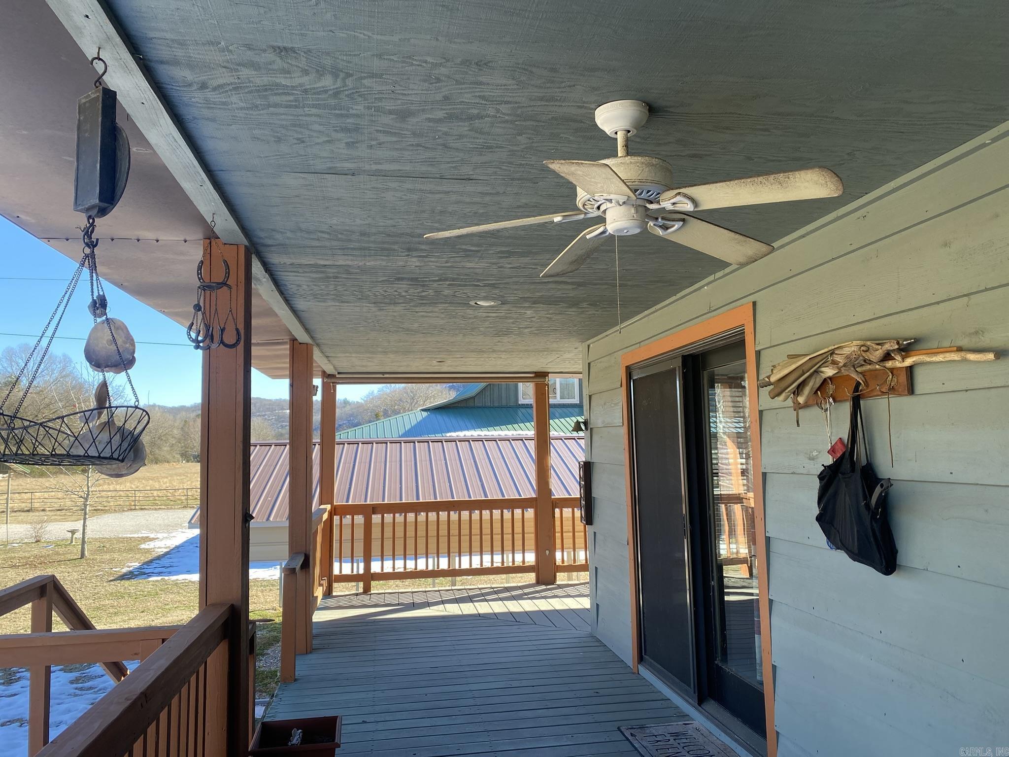 465 S Riverview  Mountain View, AR