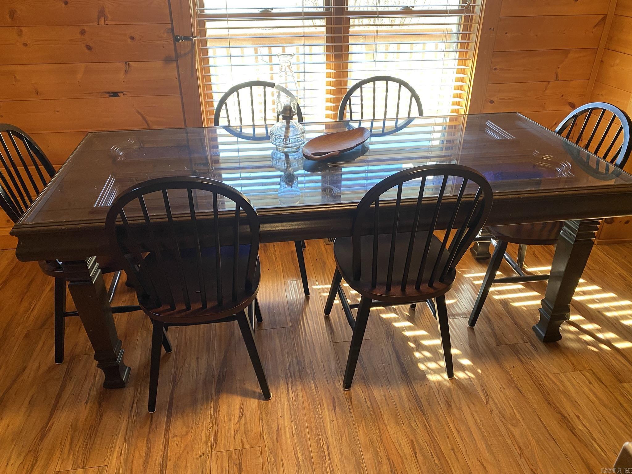 465 S Riverview  Mountain View, AR
