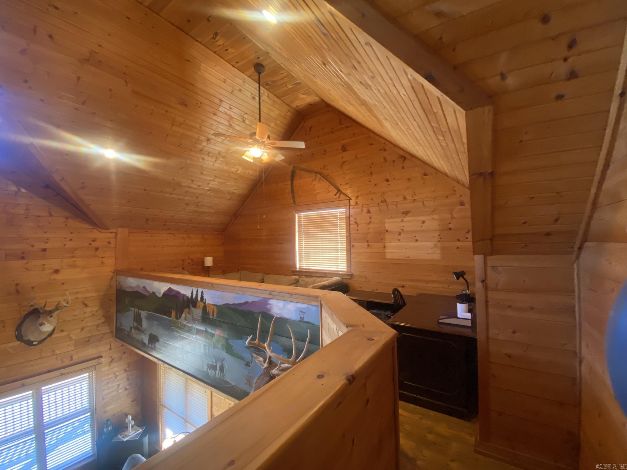 465 S Riverview  Mountain View, AR