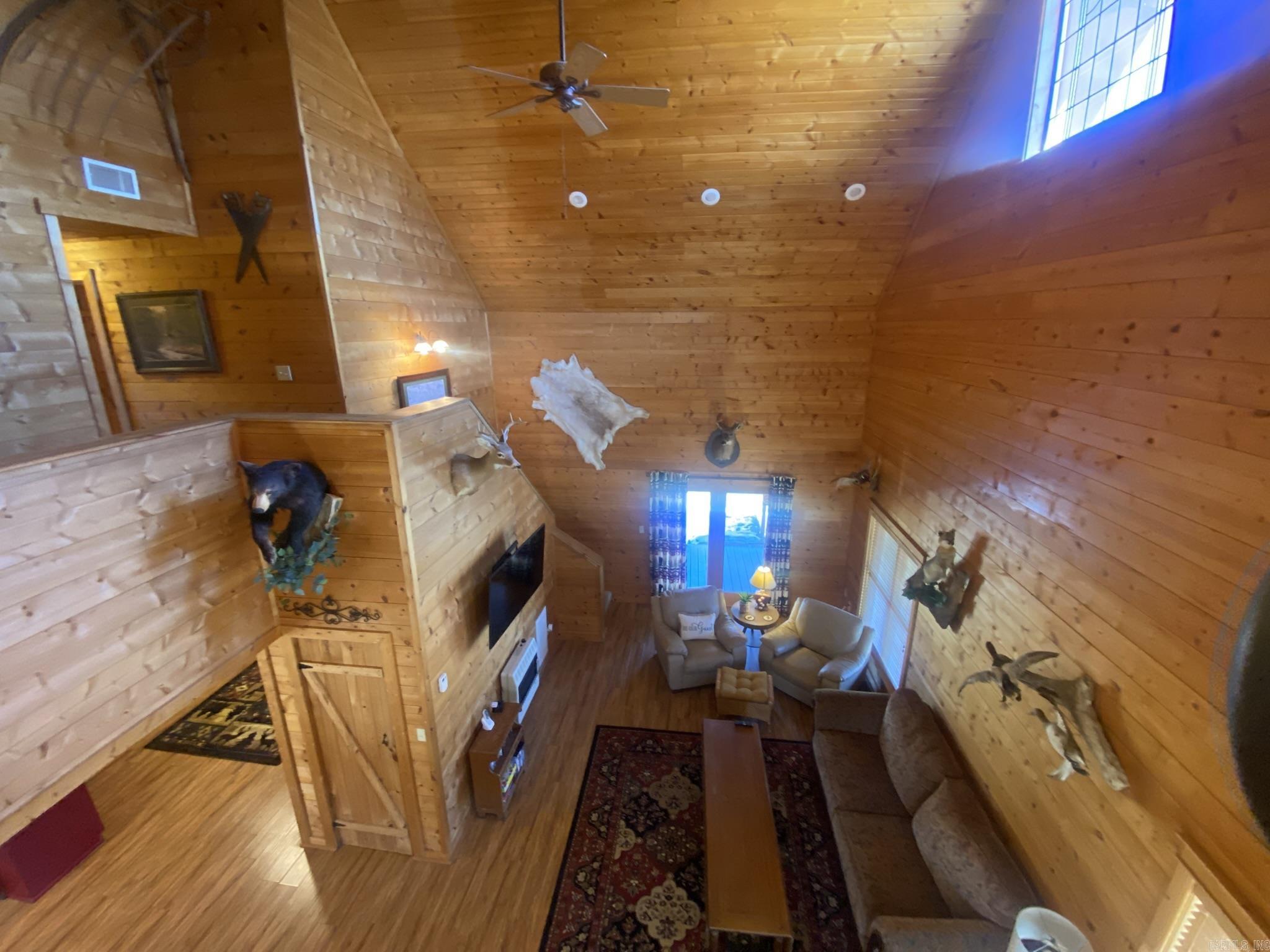 465 S Riverview  Mountain View, AR