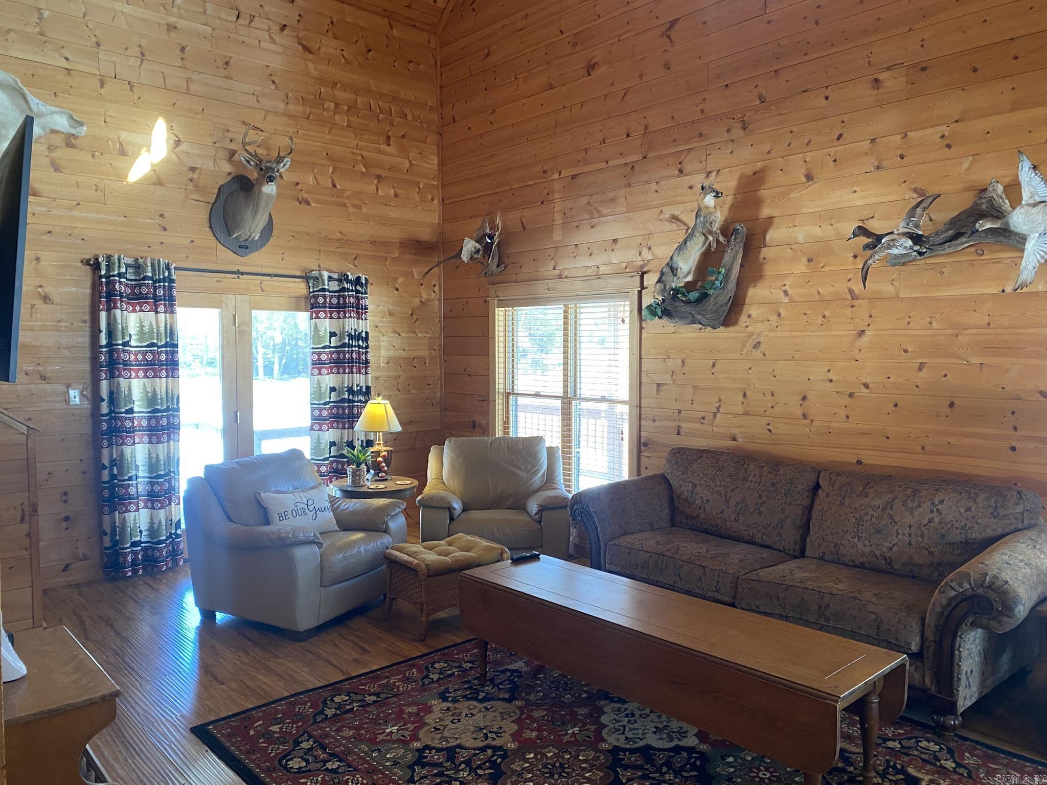 465 S Riverview  Mountain View, AR