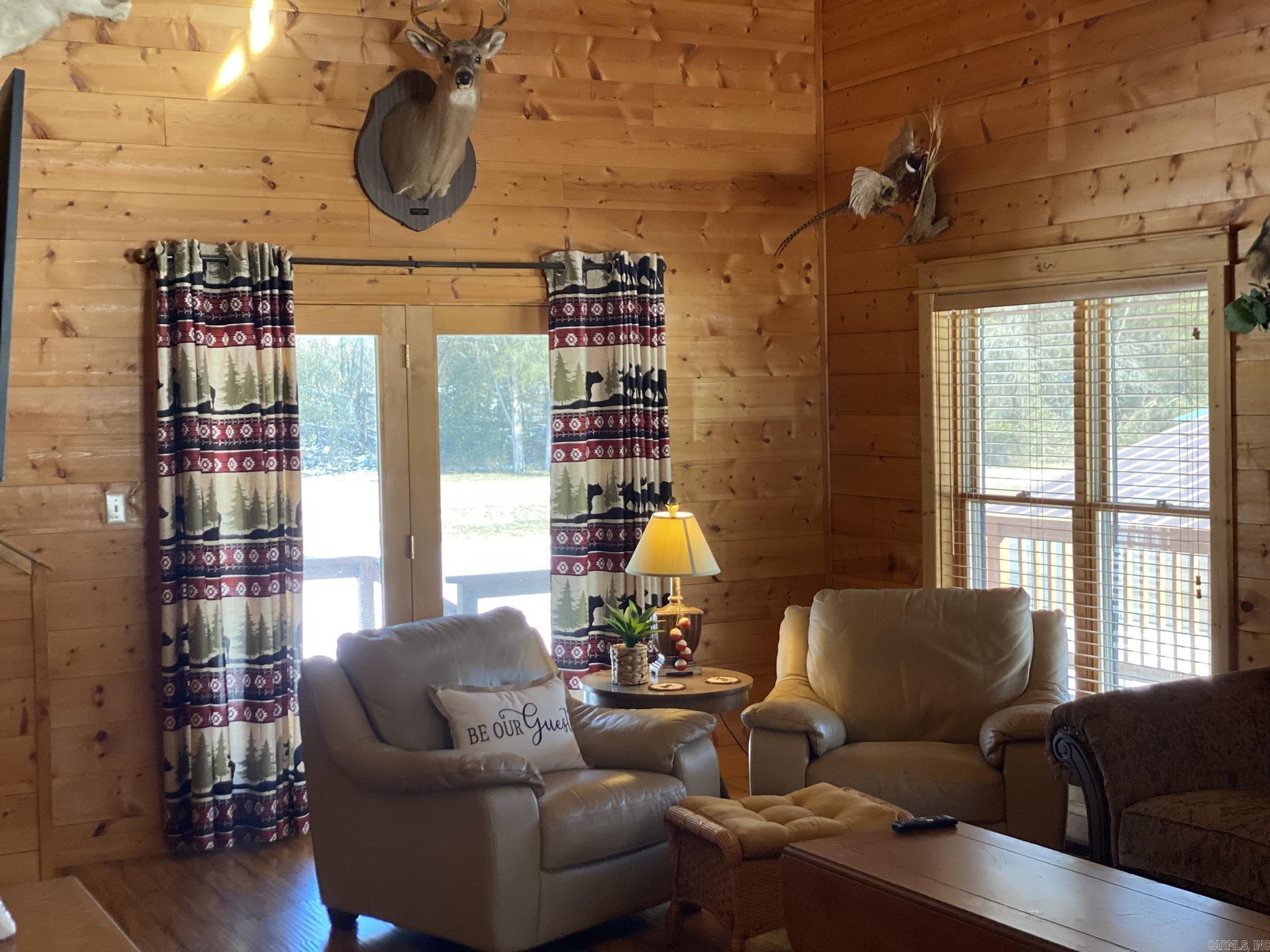 465 S Riverview  Mountain View, AR