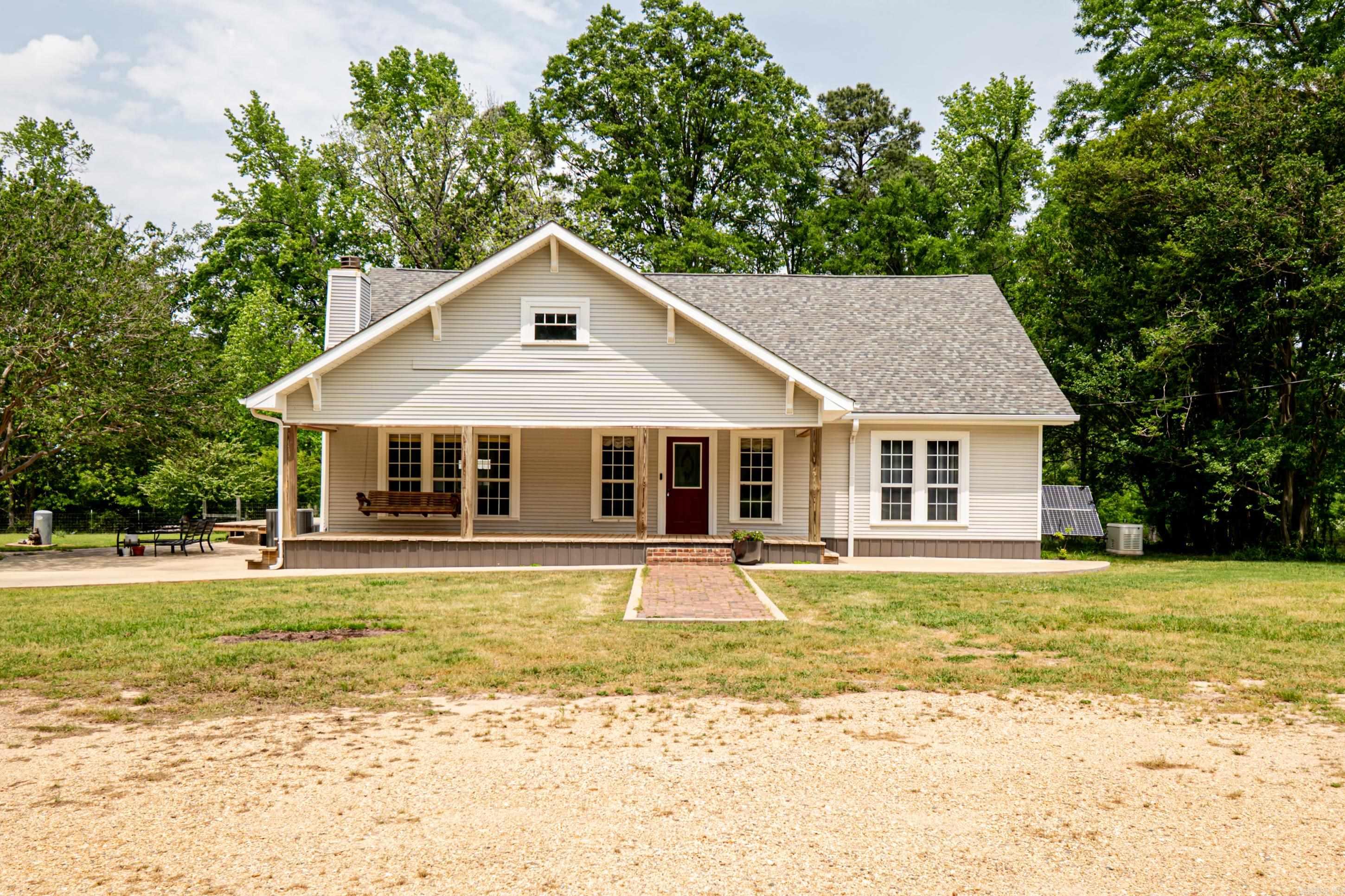 1420  Bradley 8 Rd  Warren, AR