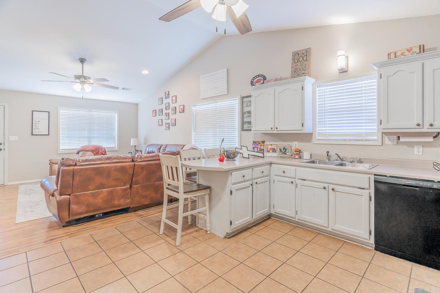 907  Redwood  Paragould, AR
