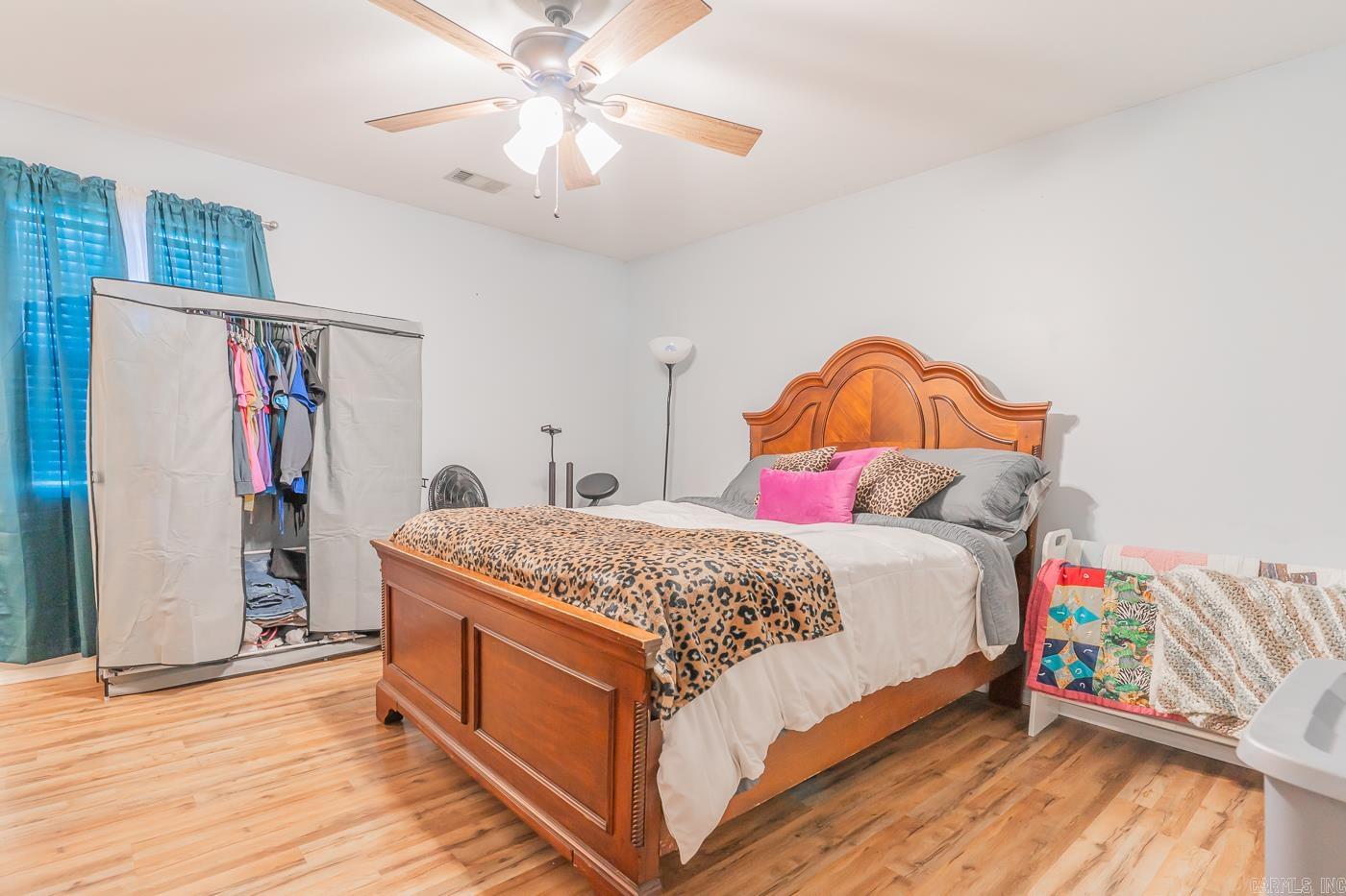 907  Redwood  Paragould, AR