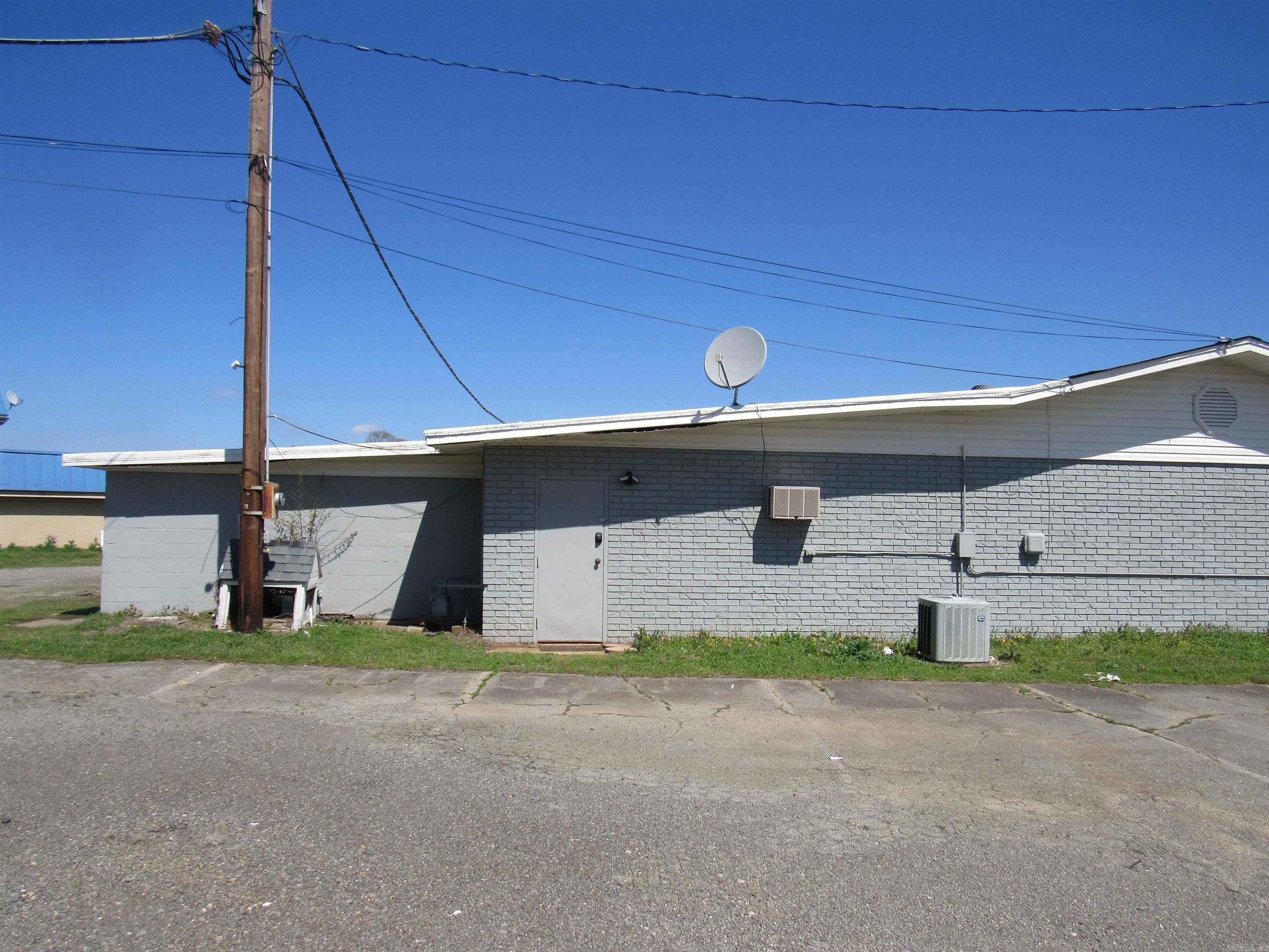 1400  John Harden Formerly Aps Seafood Restaurant Jacksonville, AR