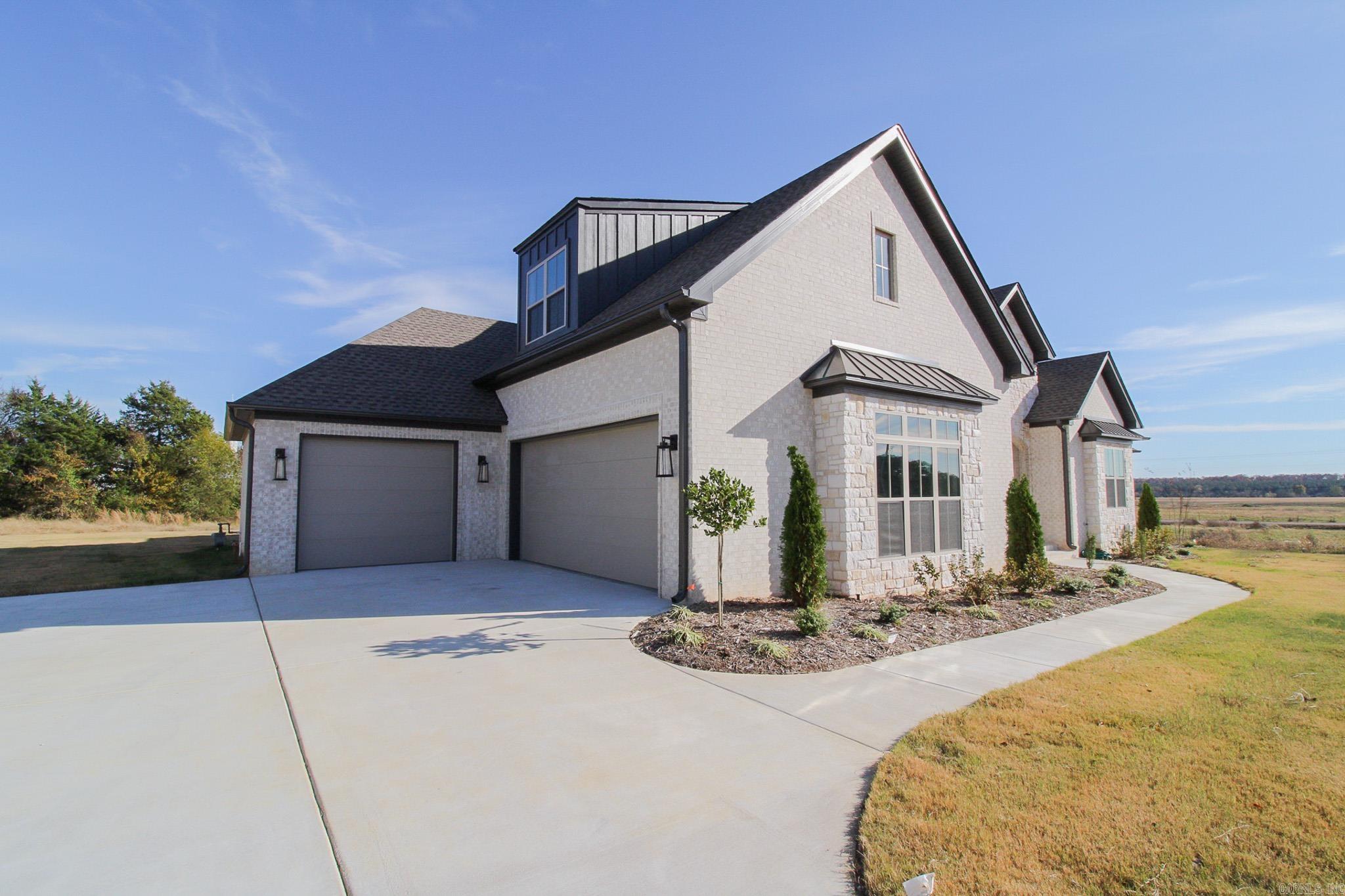 12 Highland  Greenbrier, AR