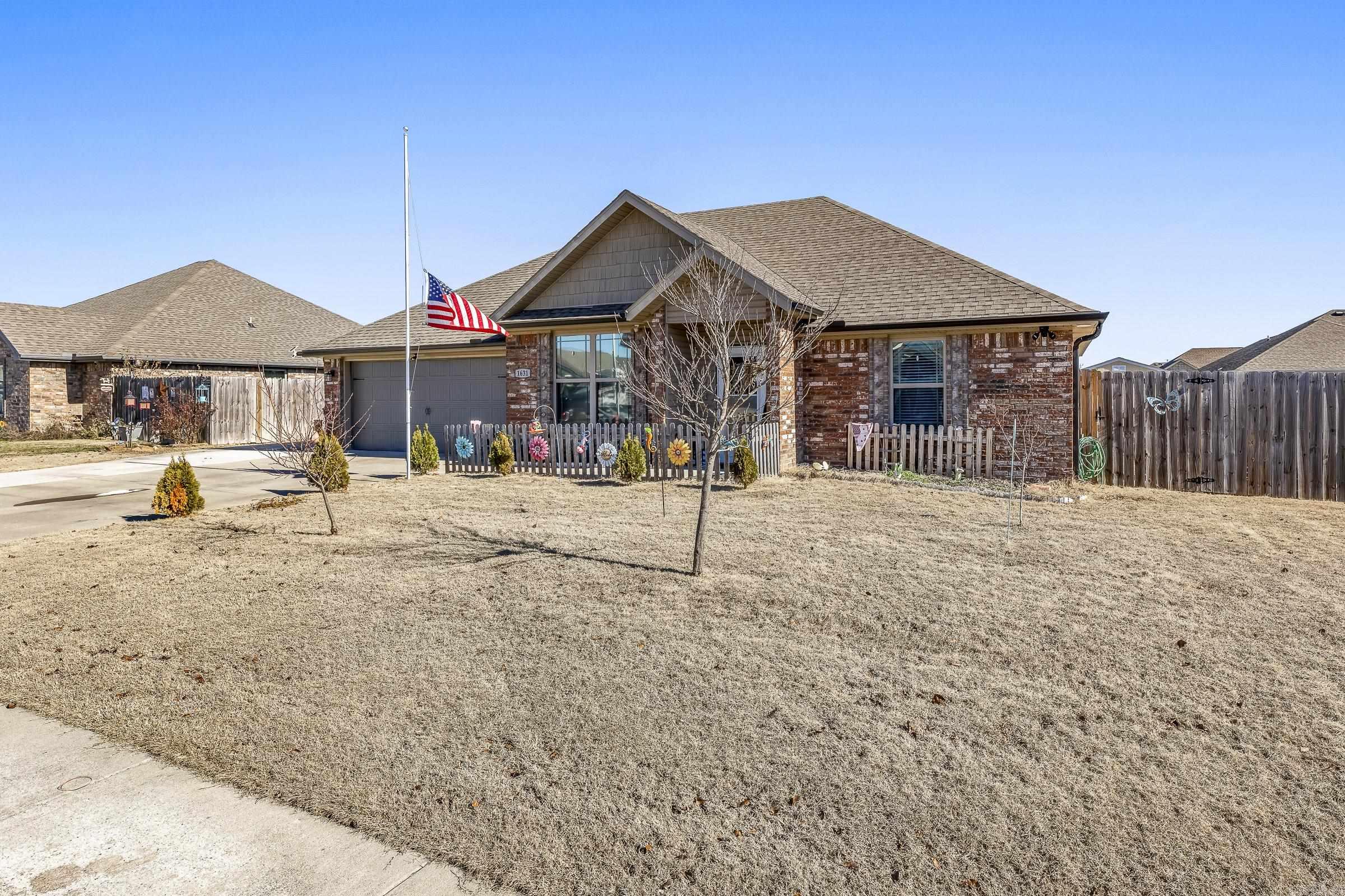 1631 Whiraway Lane Prairie Grove, AR 72753