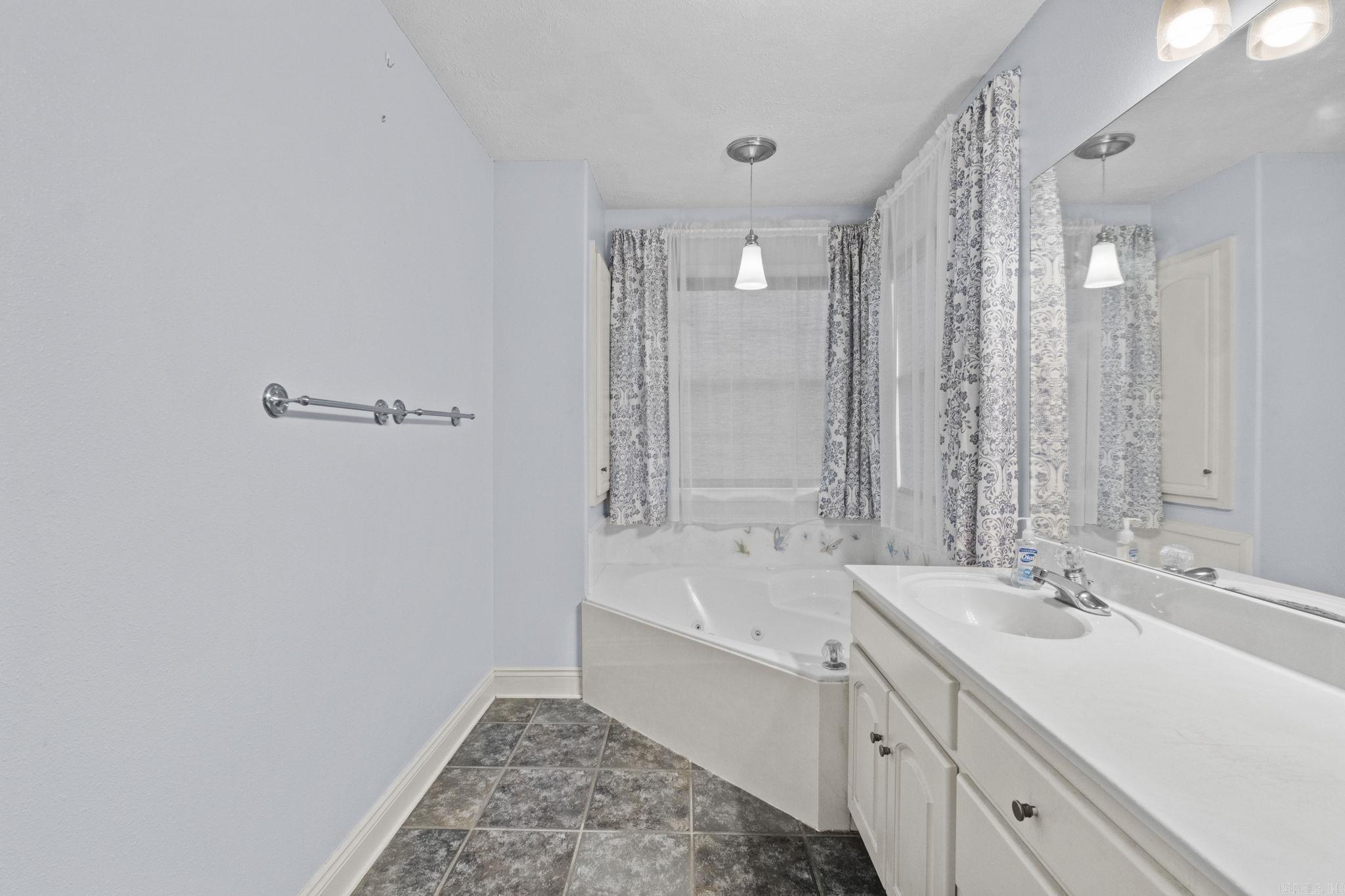 103  Bloodworth  Searcy, AR
