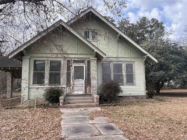516  Park  Lonoke, AR