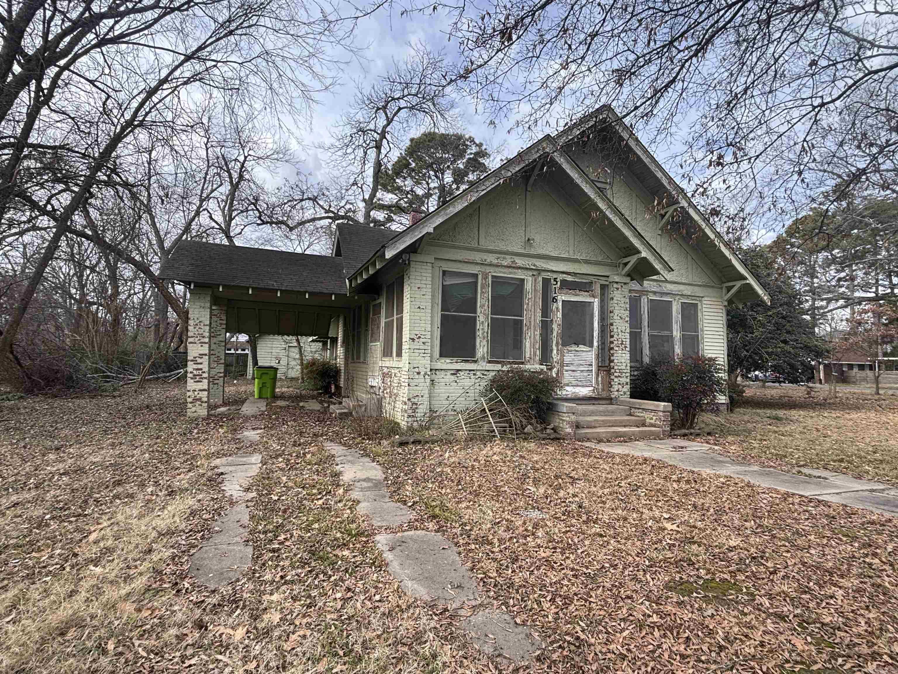 516  Park  Lonoke, AR