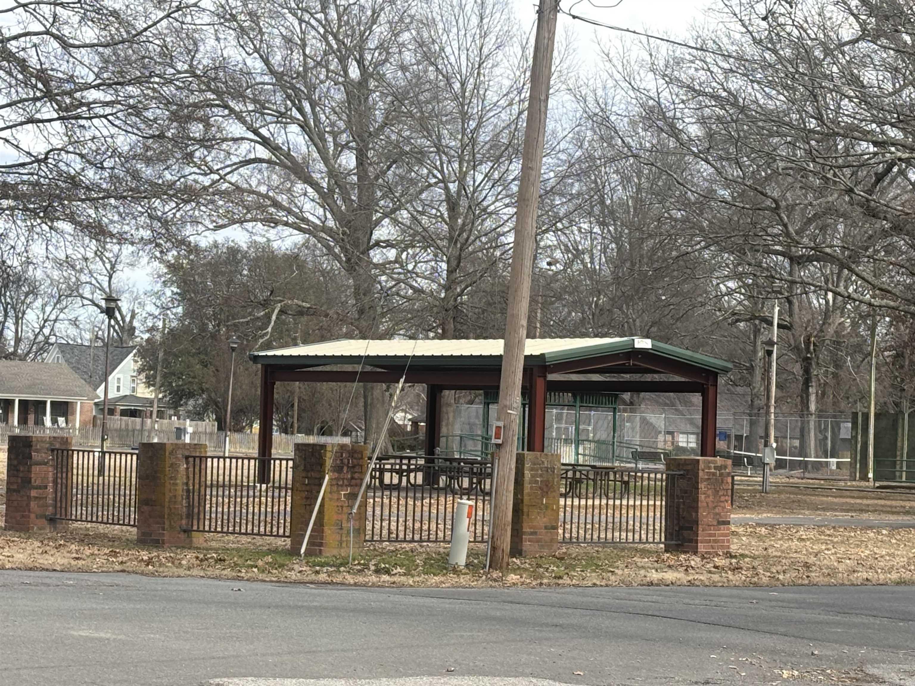 516  Park  Lonoke, AR