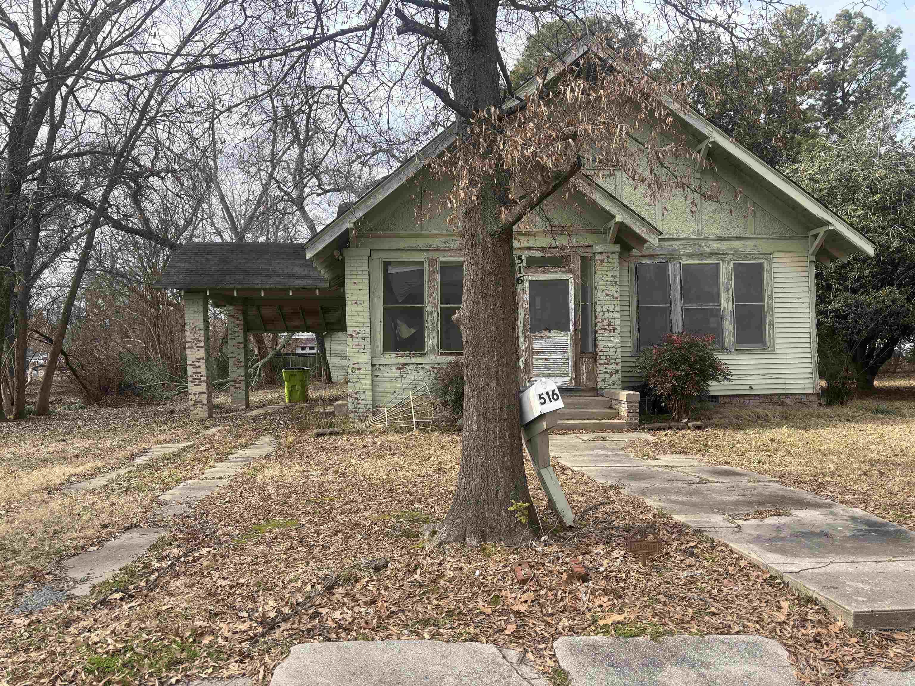 516  Park  Lonoke, AR