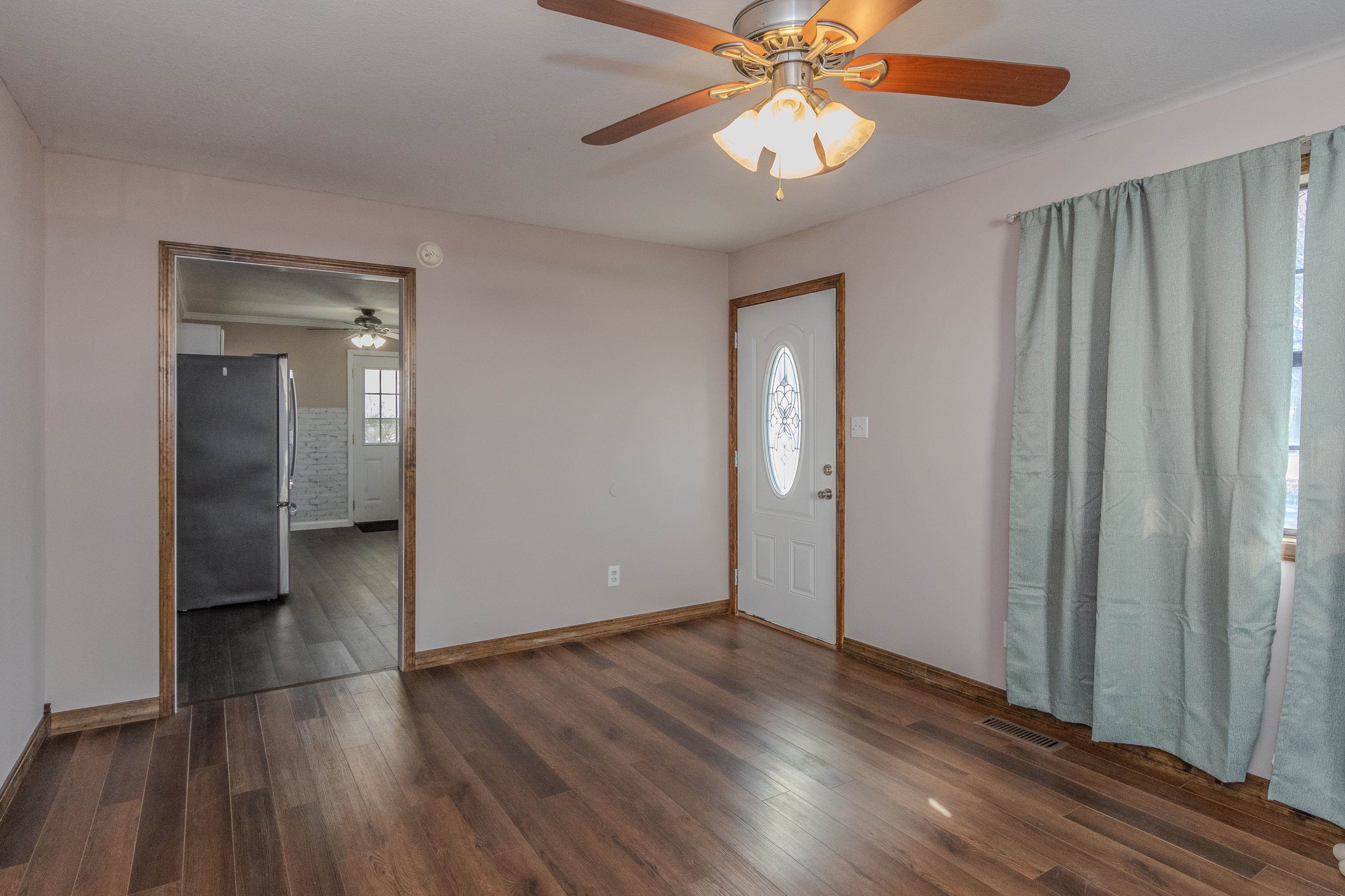 401 N 15TH AVE  Paragould, AR