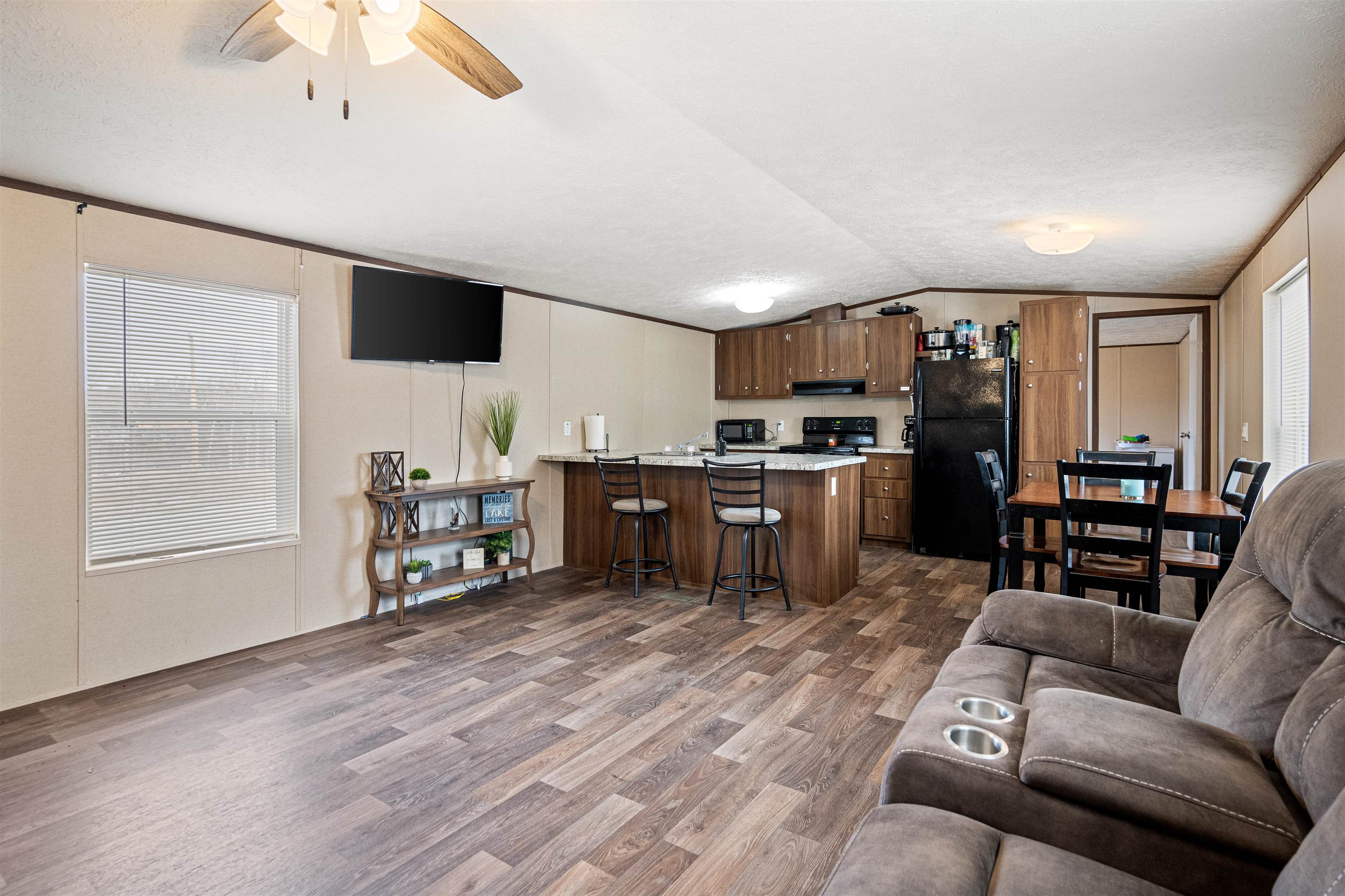 464  CR 153  Elizabeth, AR
