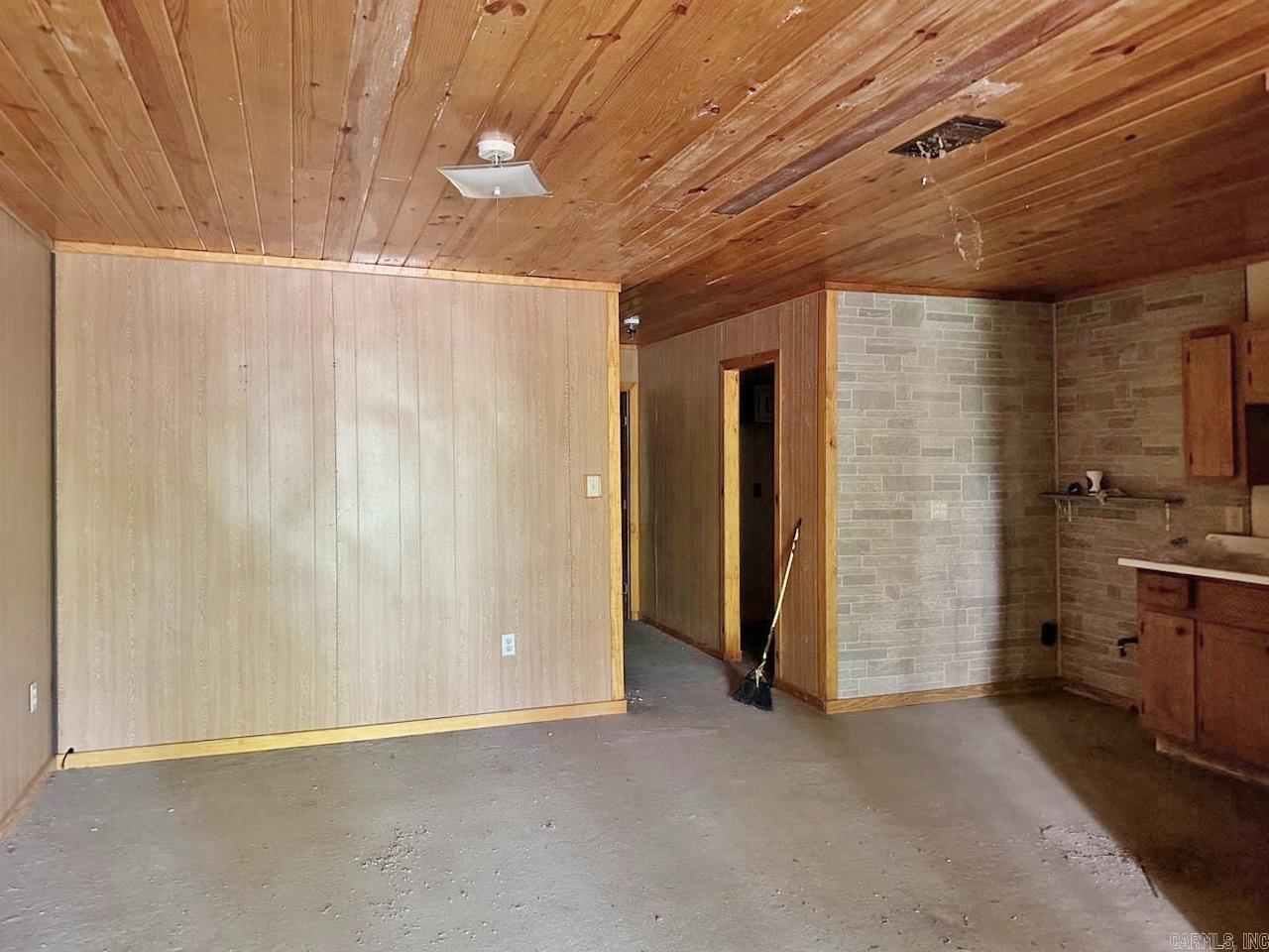 650 GOLDEN Trail Malvern, AR 72104