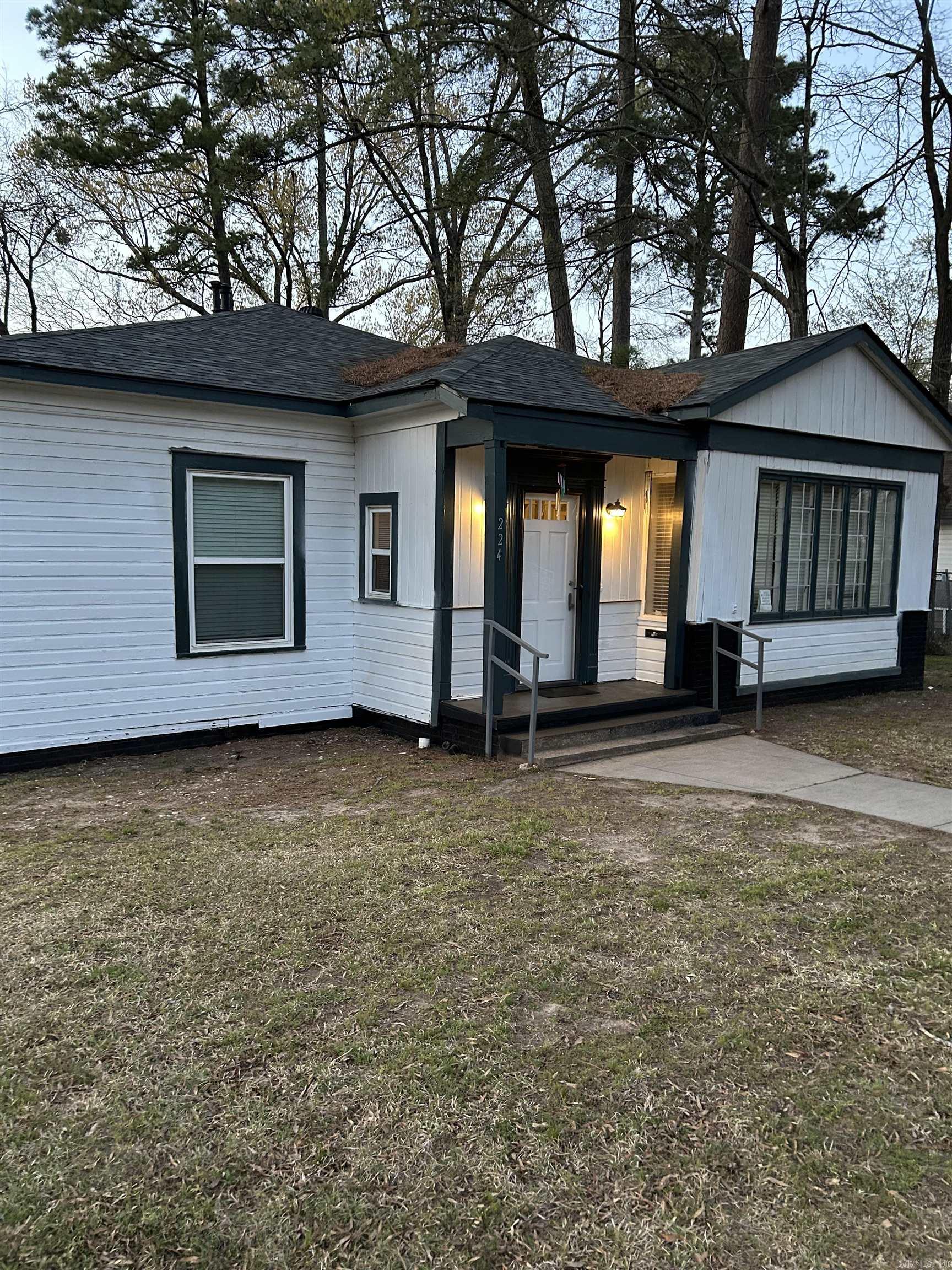 224 E 5Th St  Prescott, AR