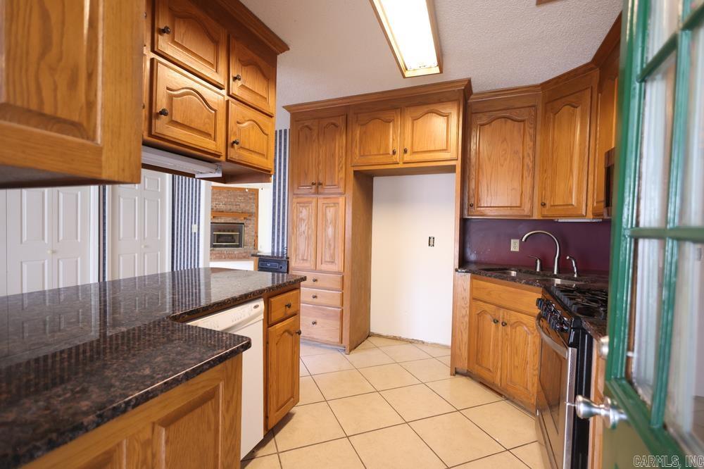 21517  Randolph Road  Hensley, AR