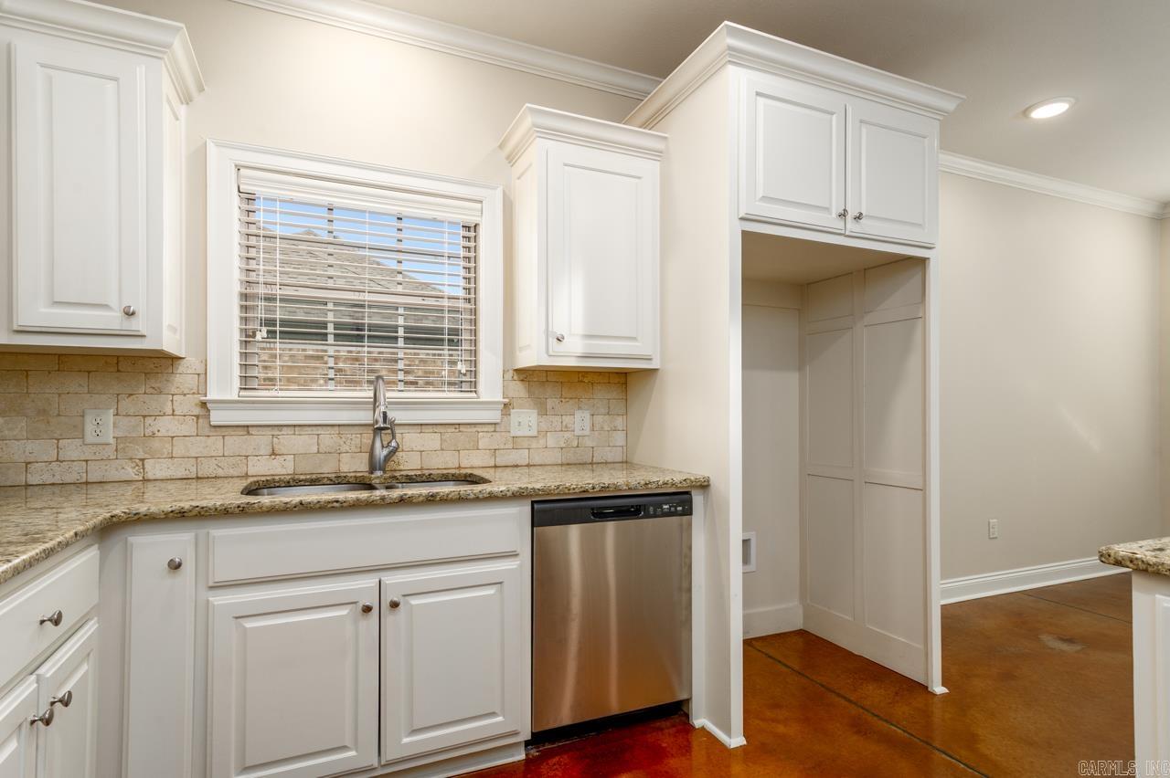 1730  SYLAR  Conway, AR