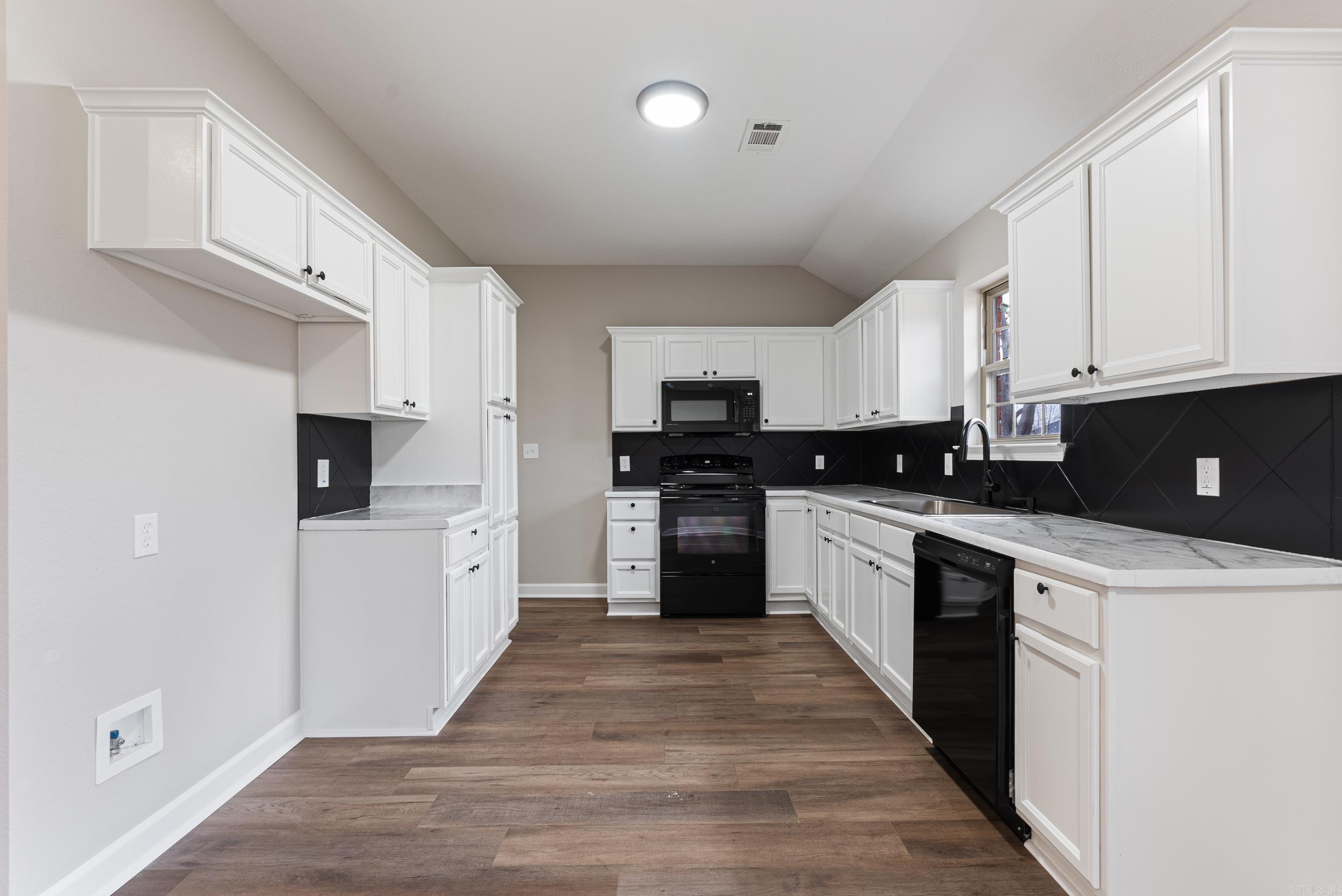 4  Bishop  Conway, AR