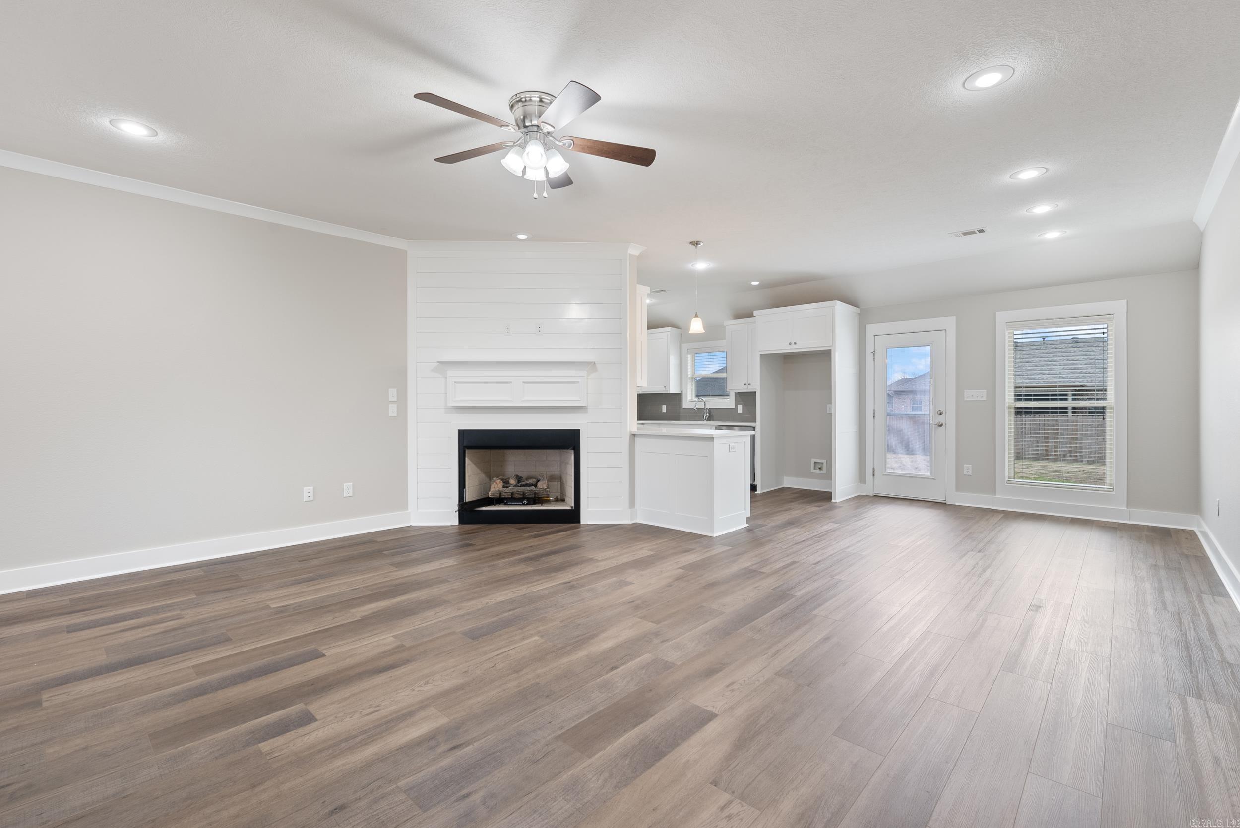 16  Clover Ridge  Vilonia, AR