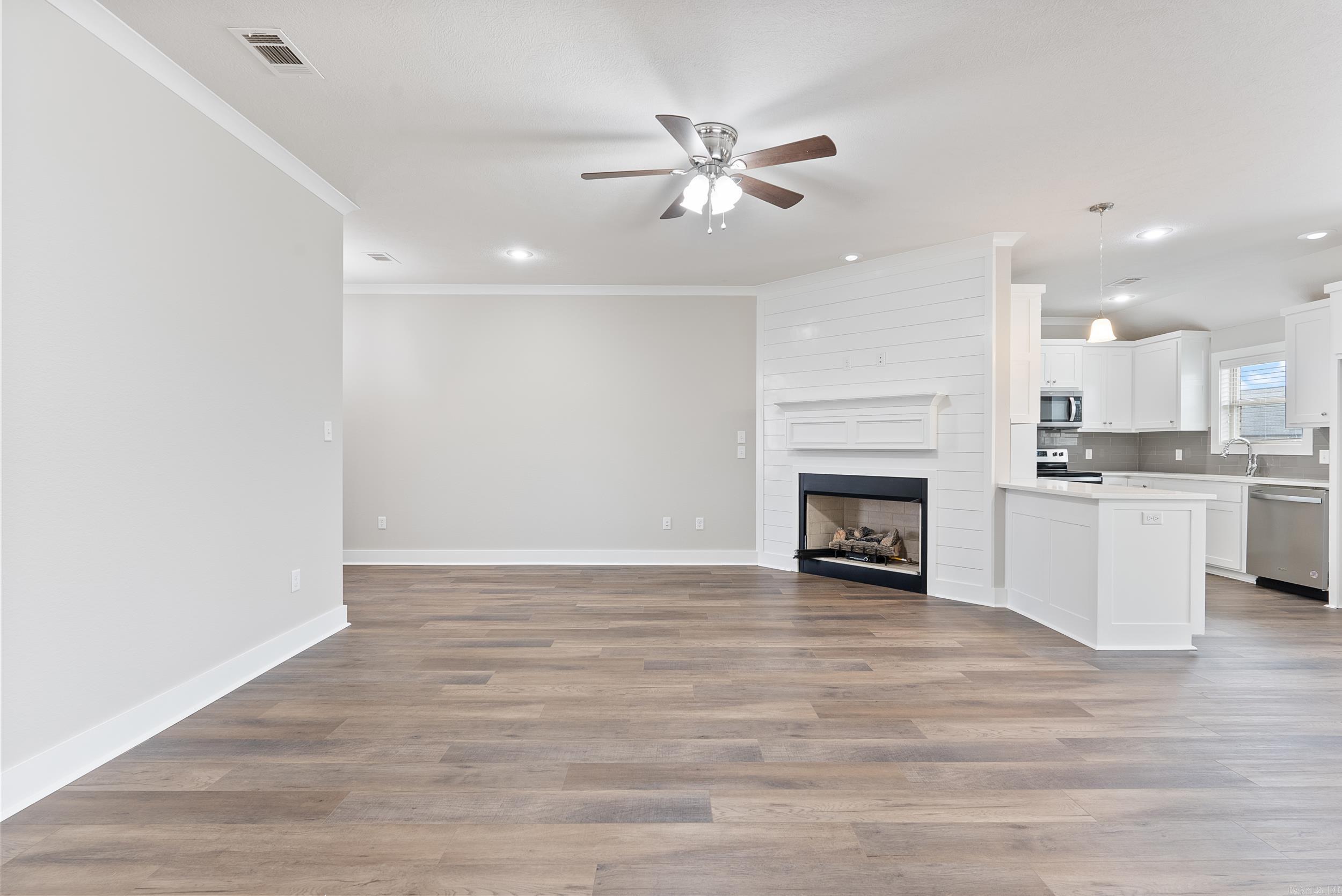 16  Clover Ridge  Vilonia, AR