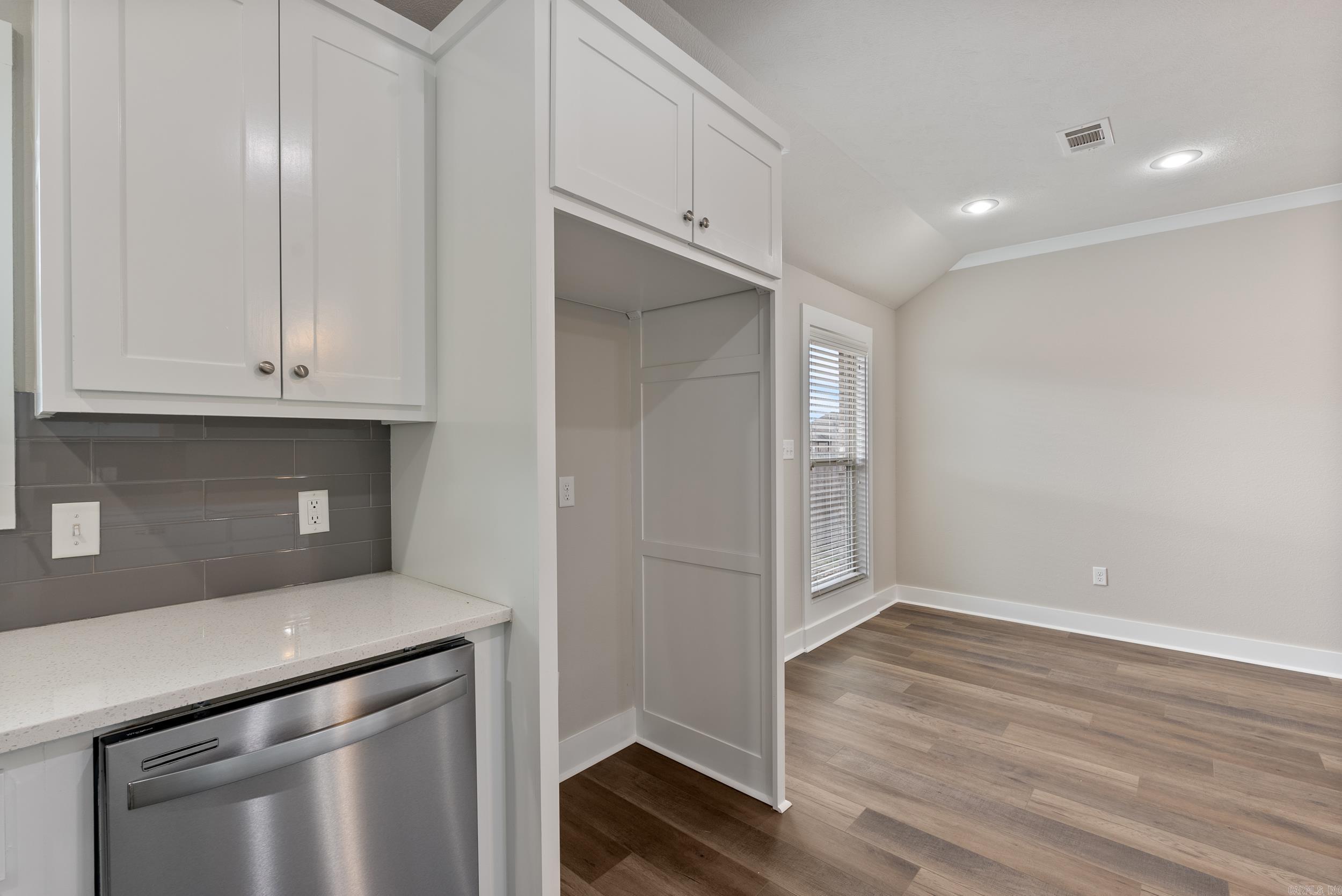 16  Clover Ridge  Vilonia, AR