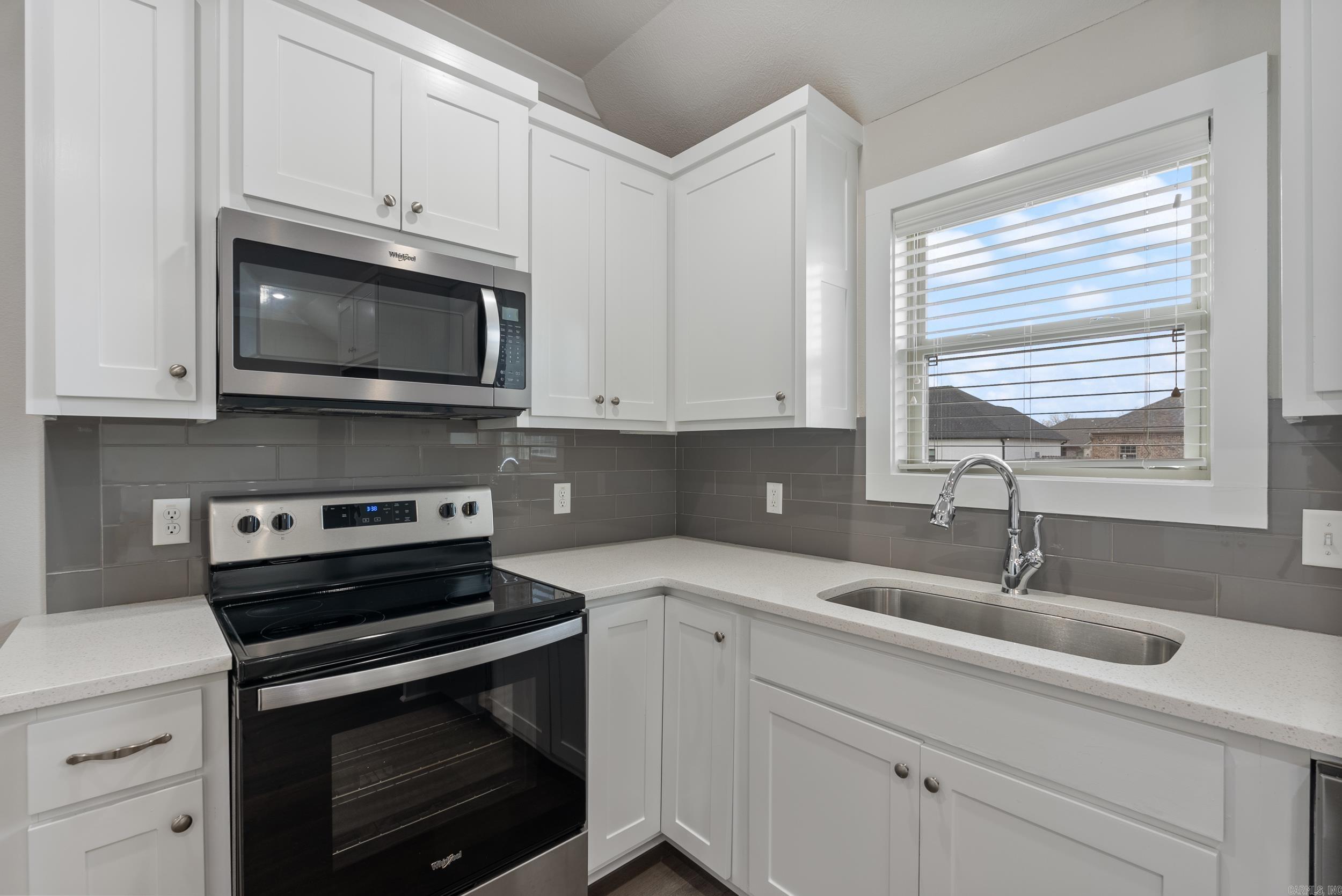 16  Clover Ridge  Vilonia, AR