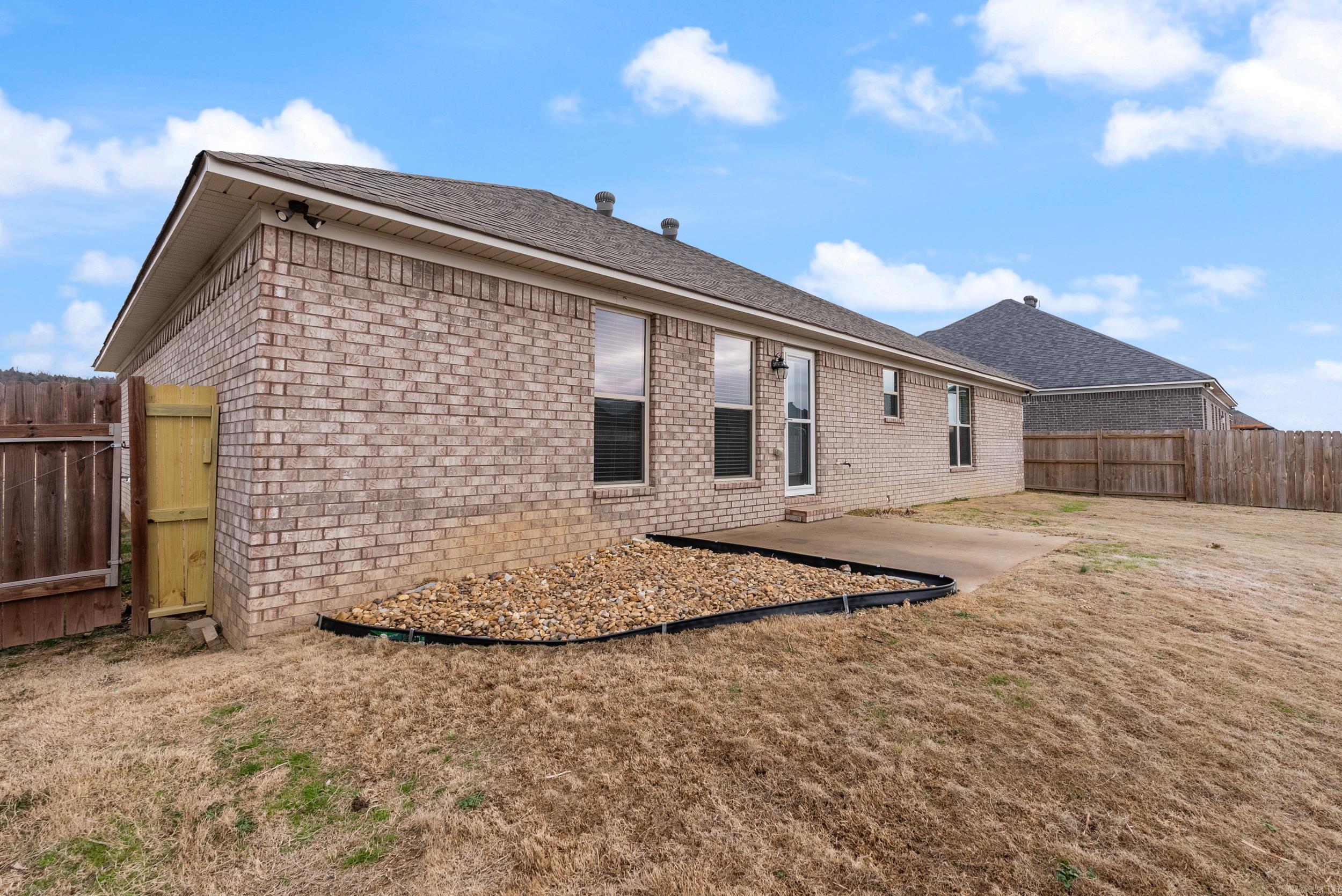16  Clover Ridge  Vilonia, AR