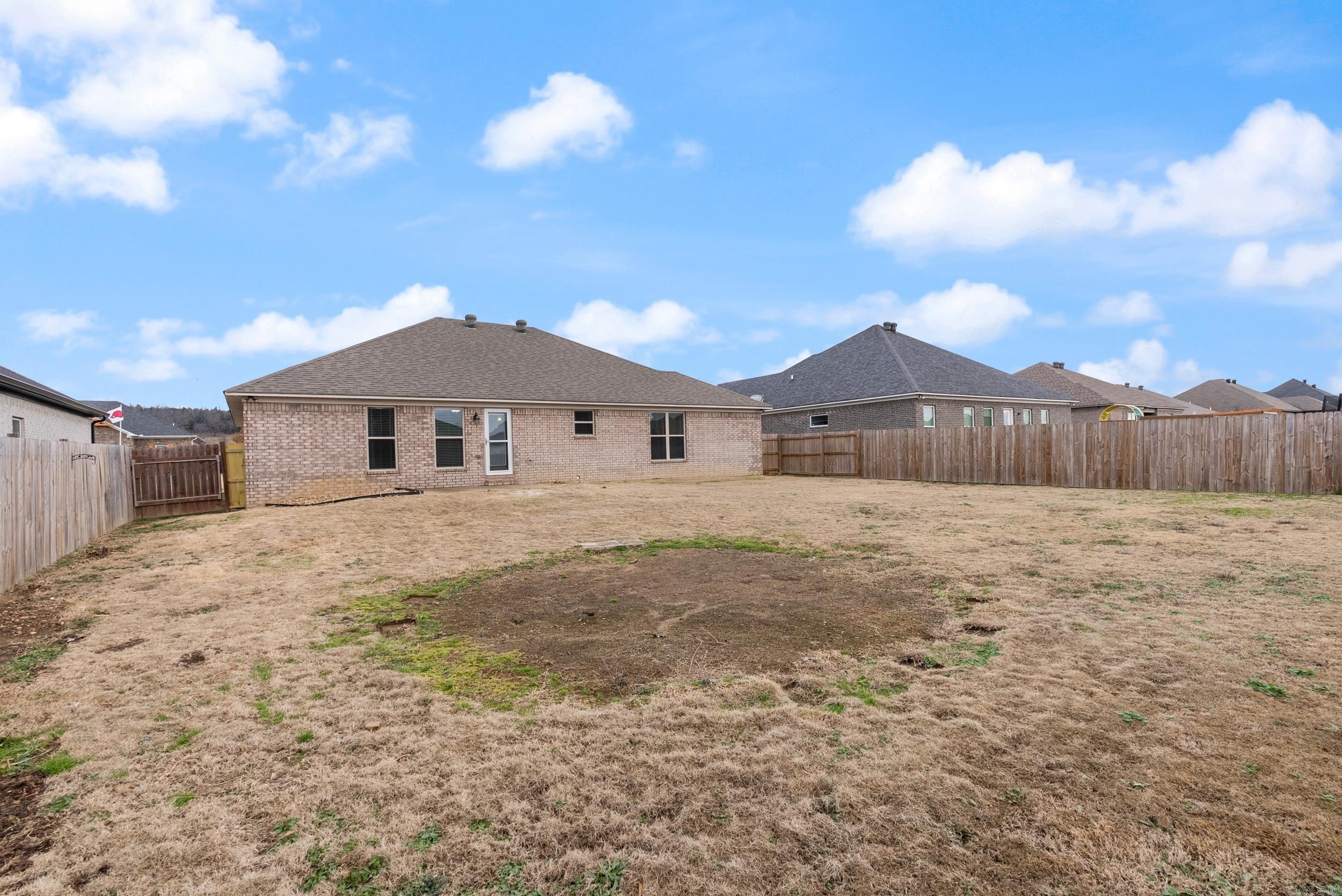 16  Clover Ridge  Vilonia, AR