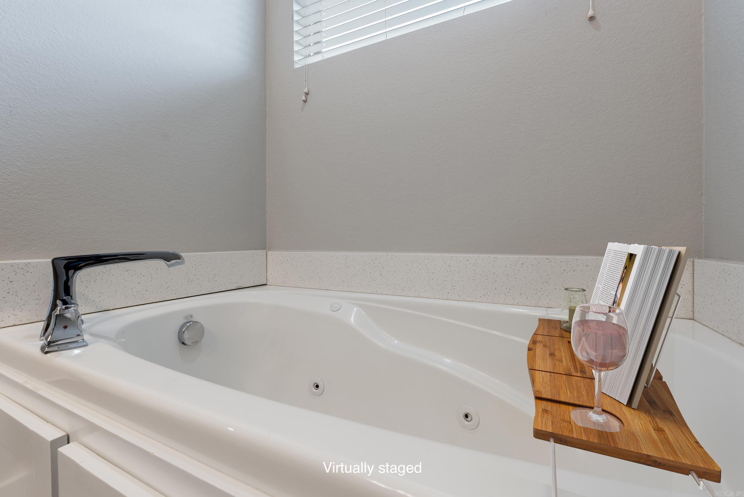 16  Clover Ridge  Vilonia, AR