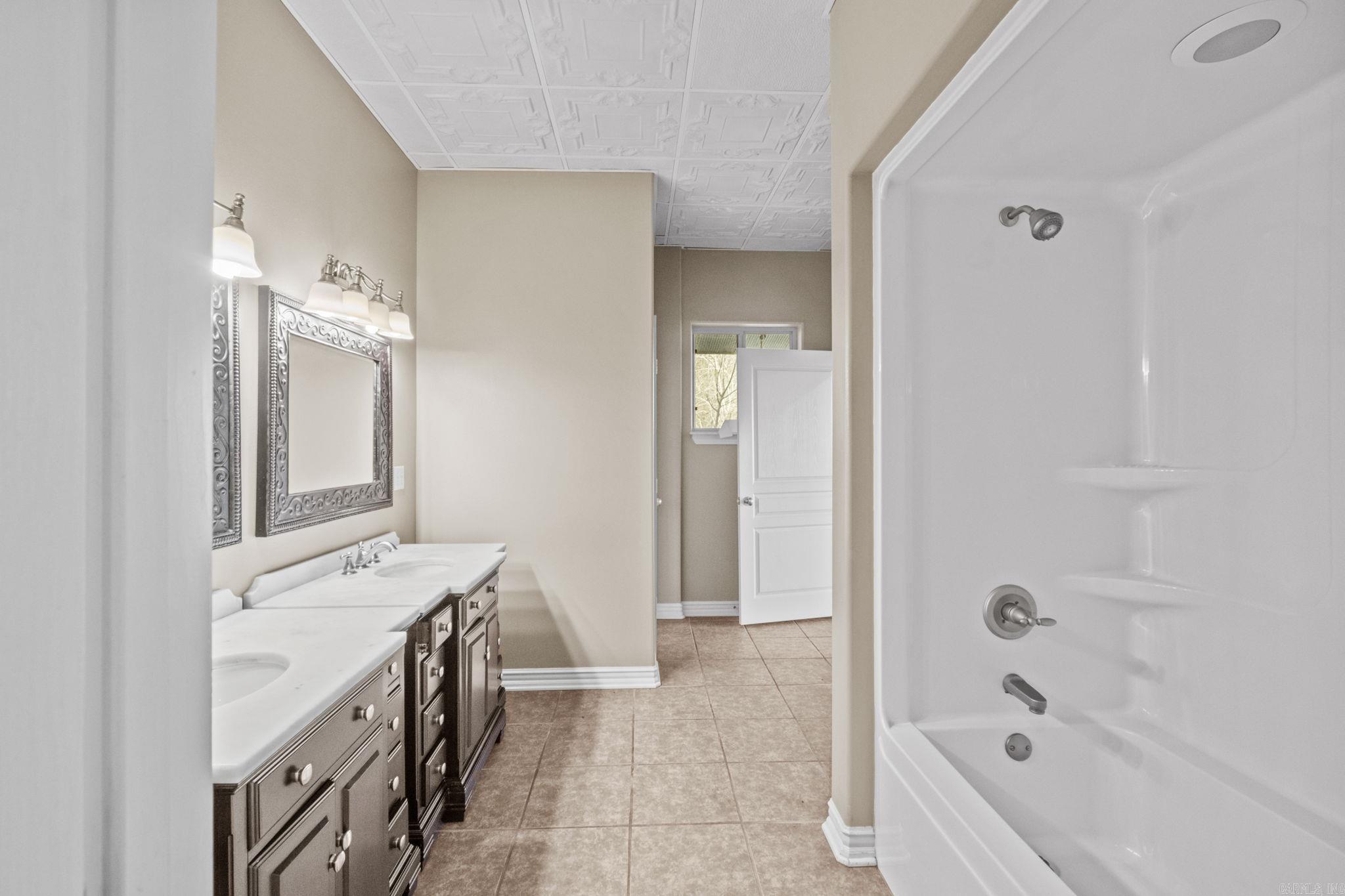 1090  Georgia Ridge  Searcy, AR