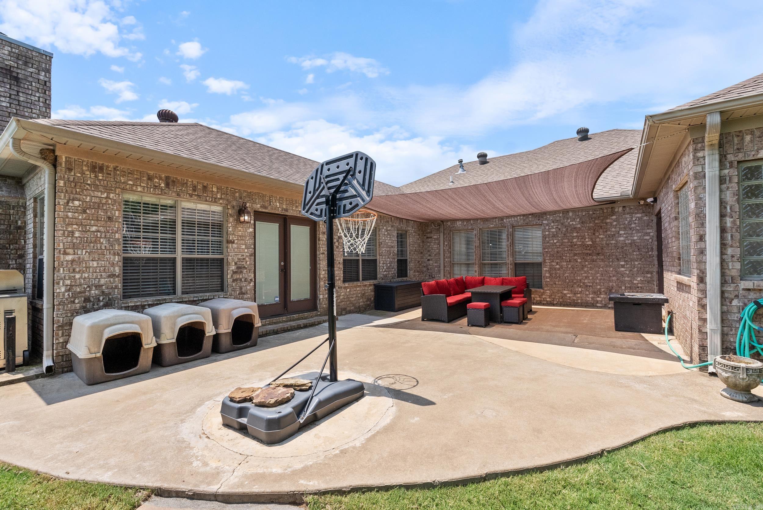 130  Las Colinas Street  Conway, AR