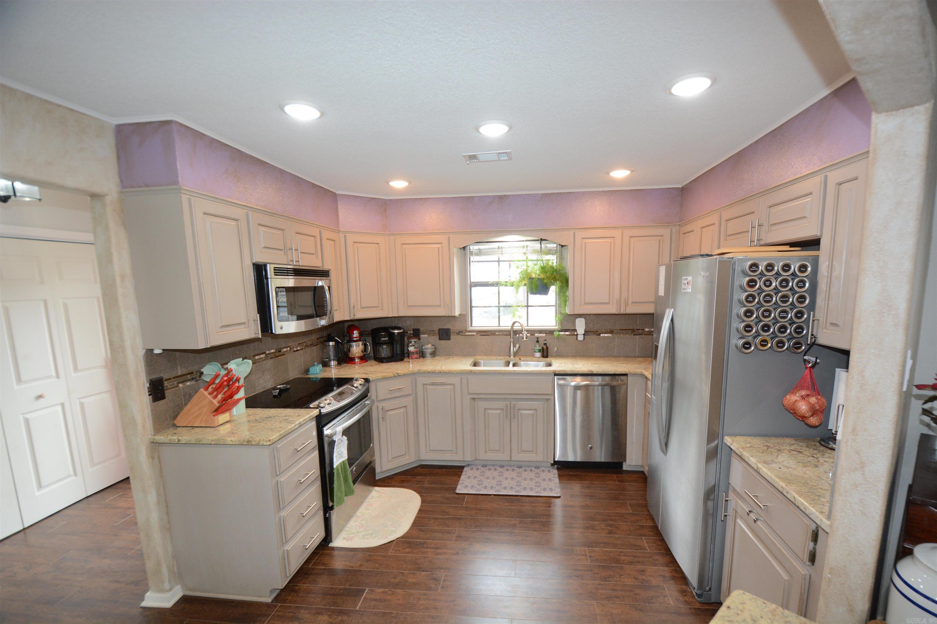 2311  LAKESHORE  Hot Springs, AR