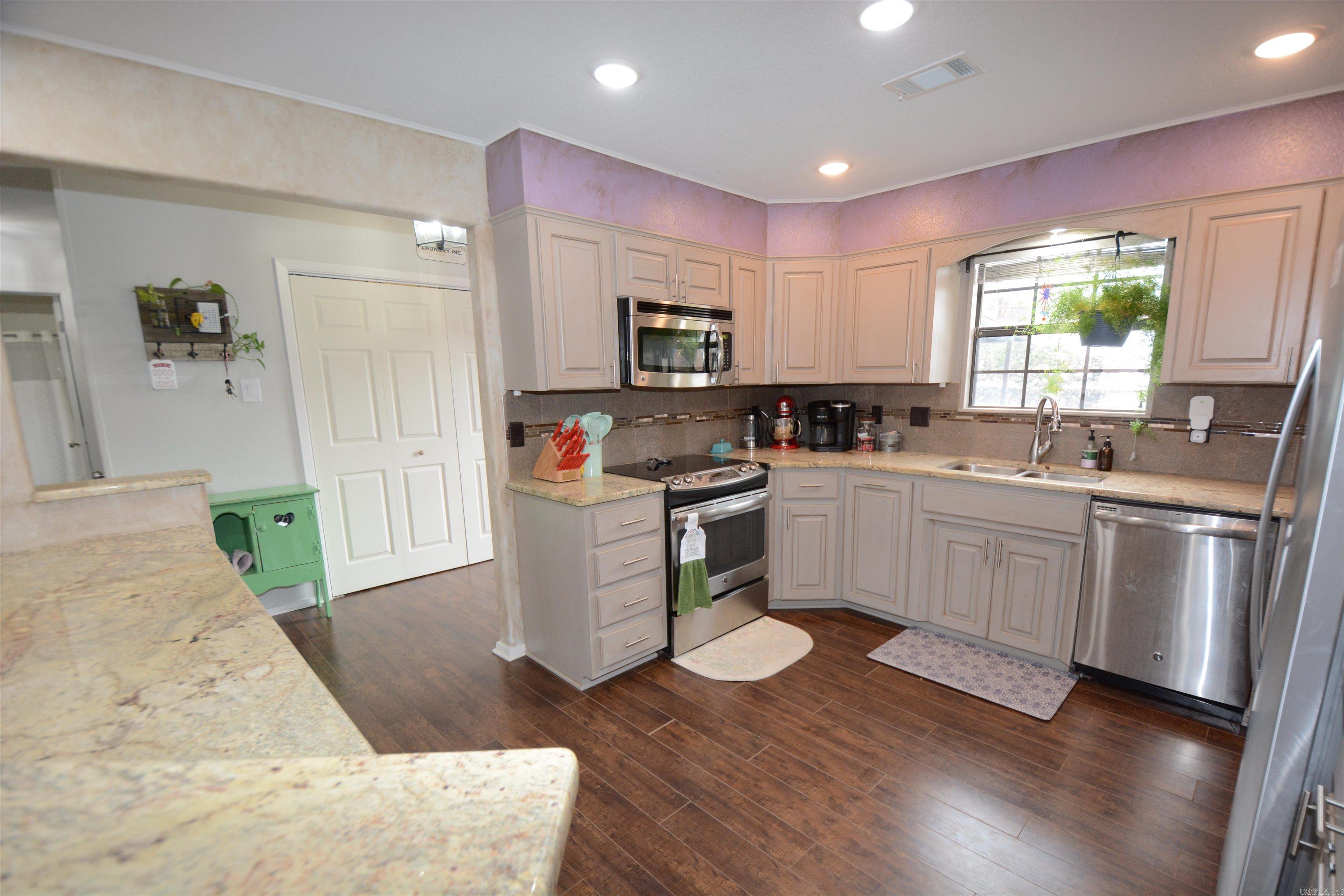 2311  LAKESHORE  Hot Springs, AR