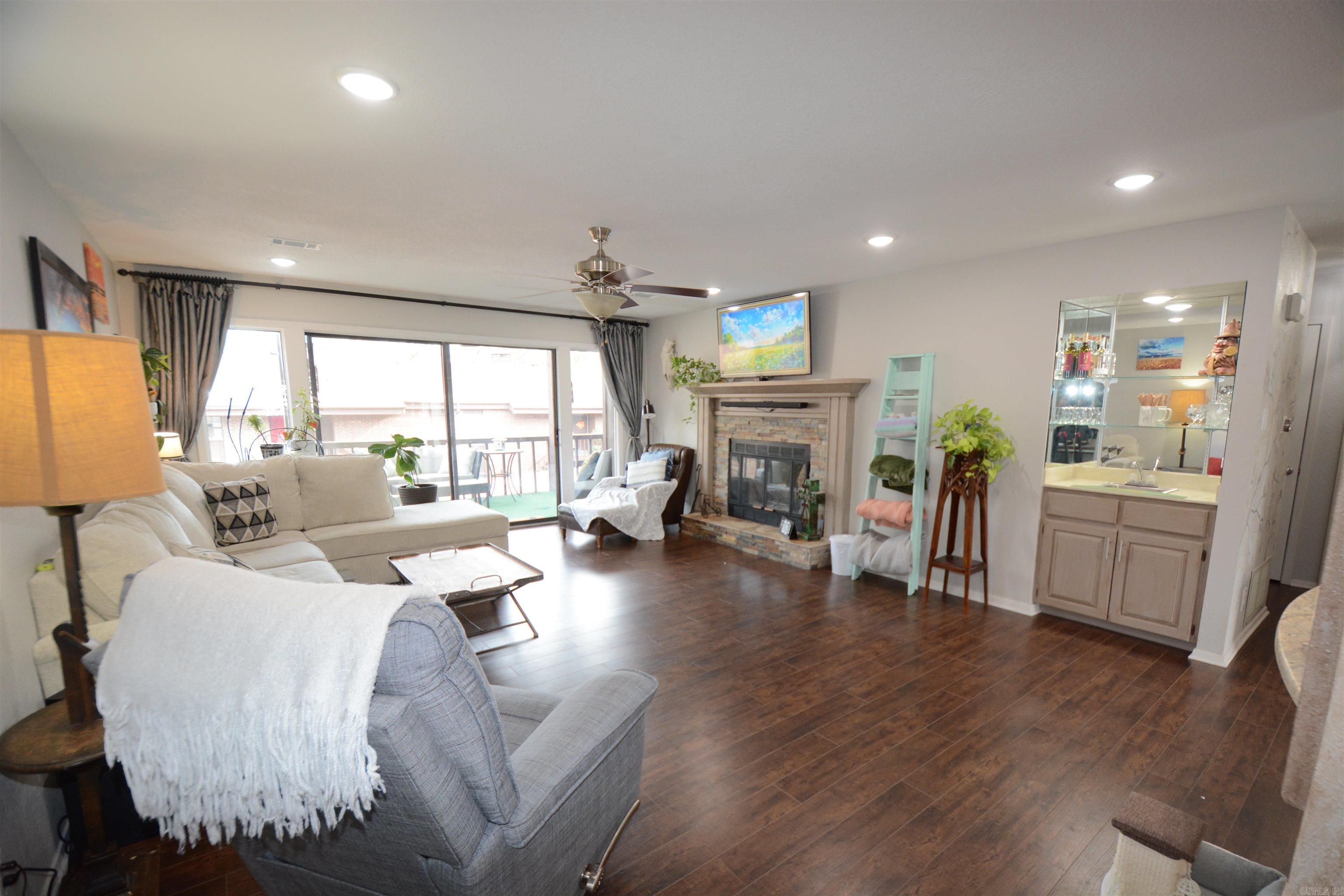 2311  LAKESHORE  Hot Springs, AR