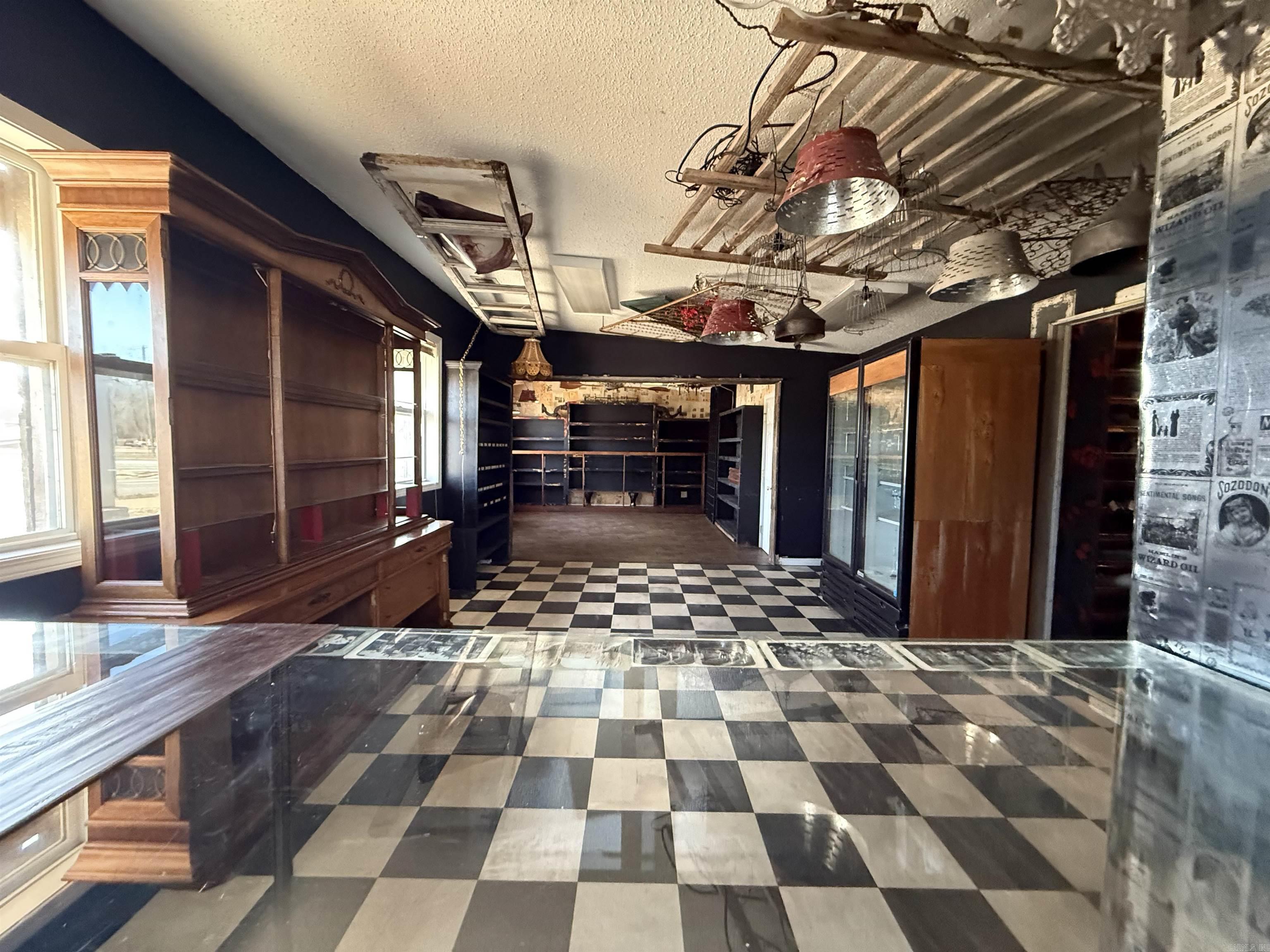 15 Main  Mammoth Spring, AR