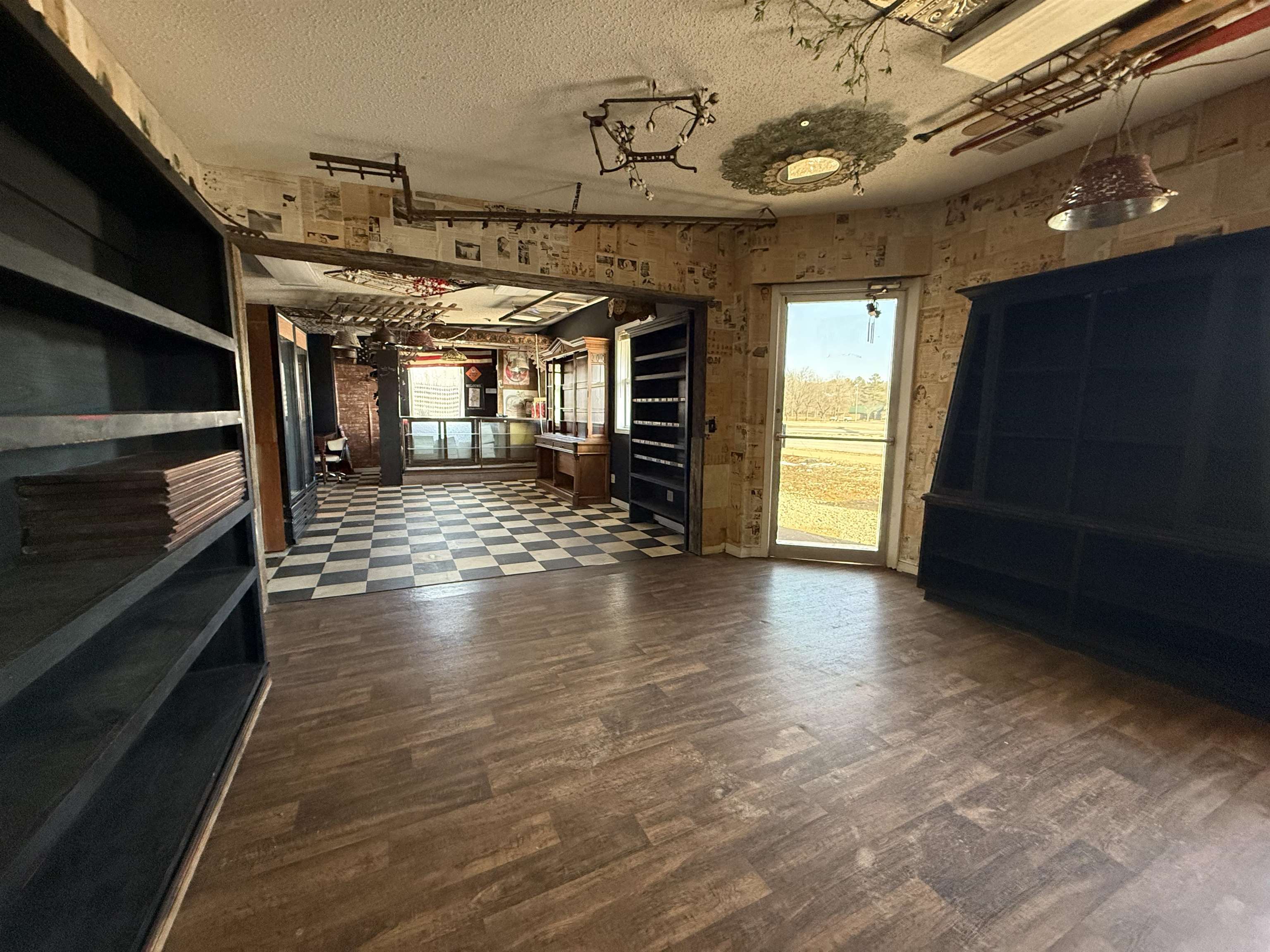 15  Main  Mammoth Spring, AR