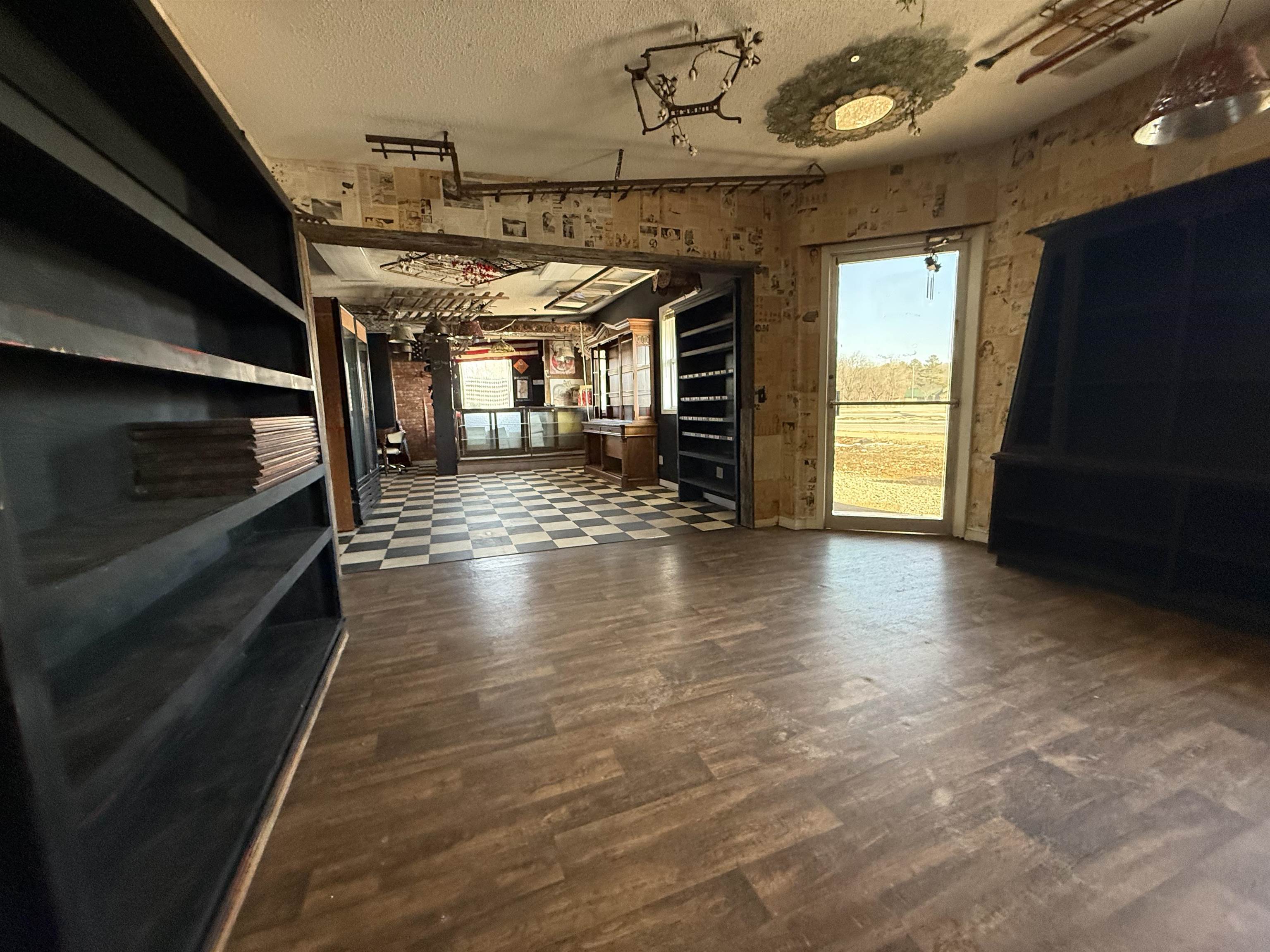 15  Main  Mammoth Spring, AR
