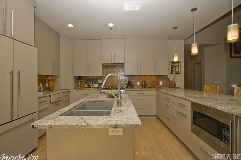 100  VALLON #112  Little Rock, AR