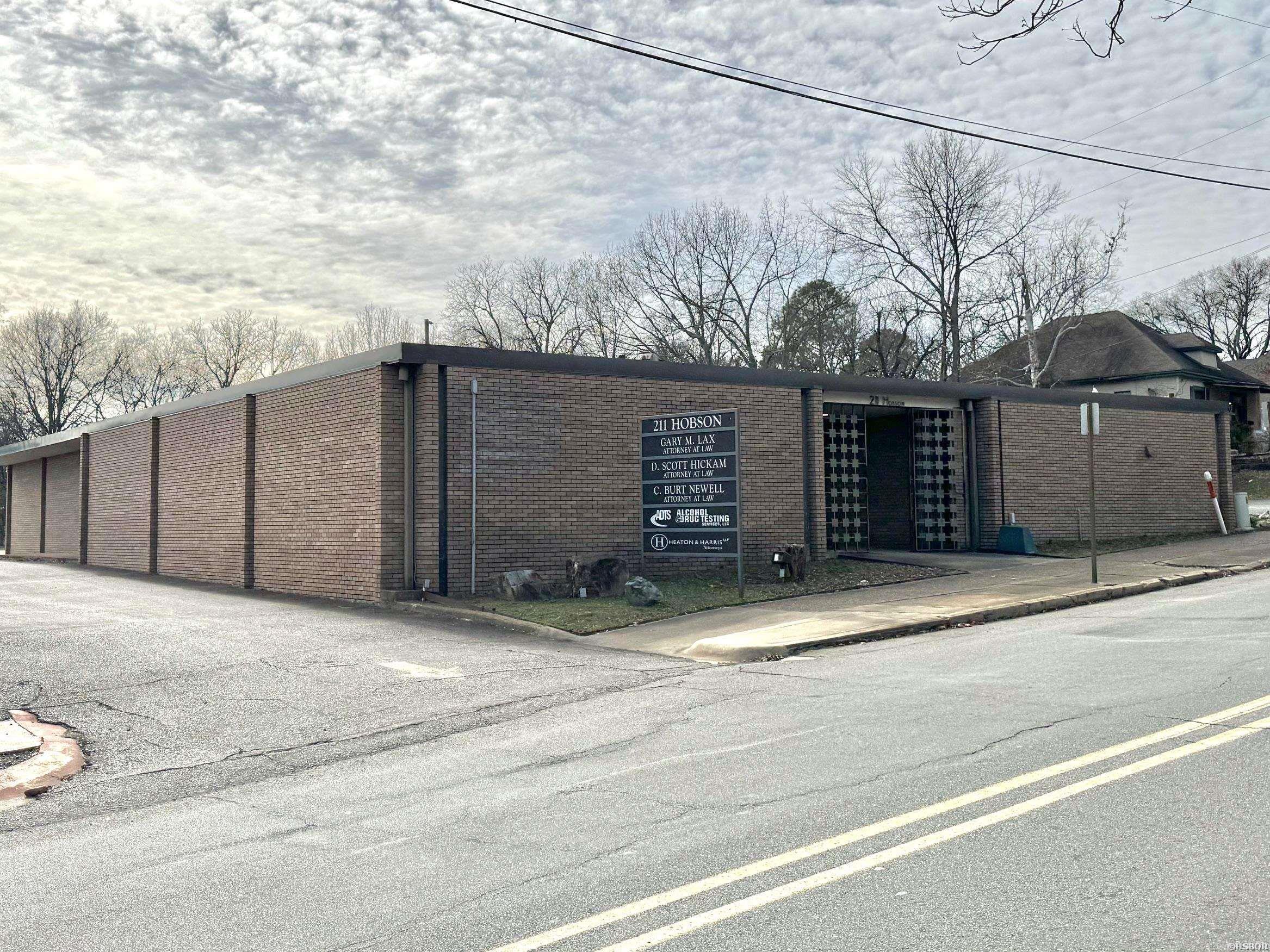 211  Hobson  Hot Springs, AR