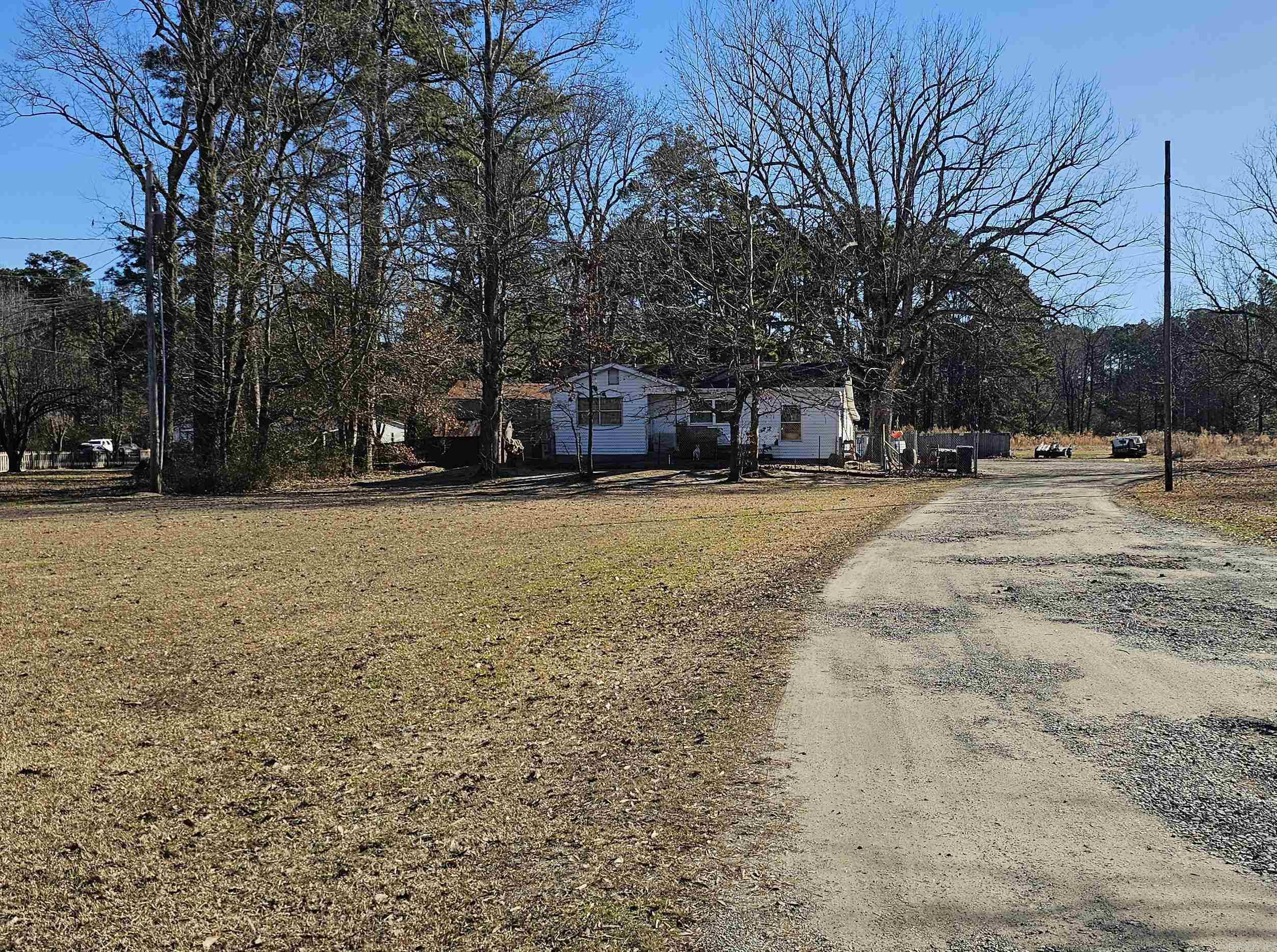 2631  Claud  White Hall, AR