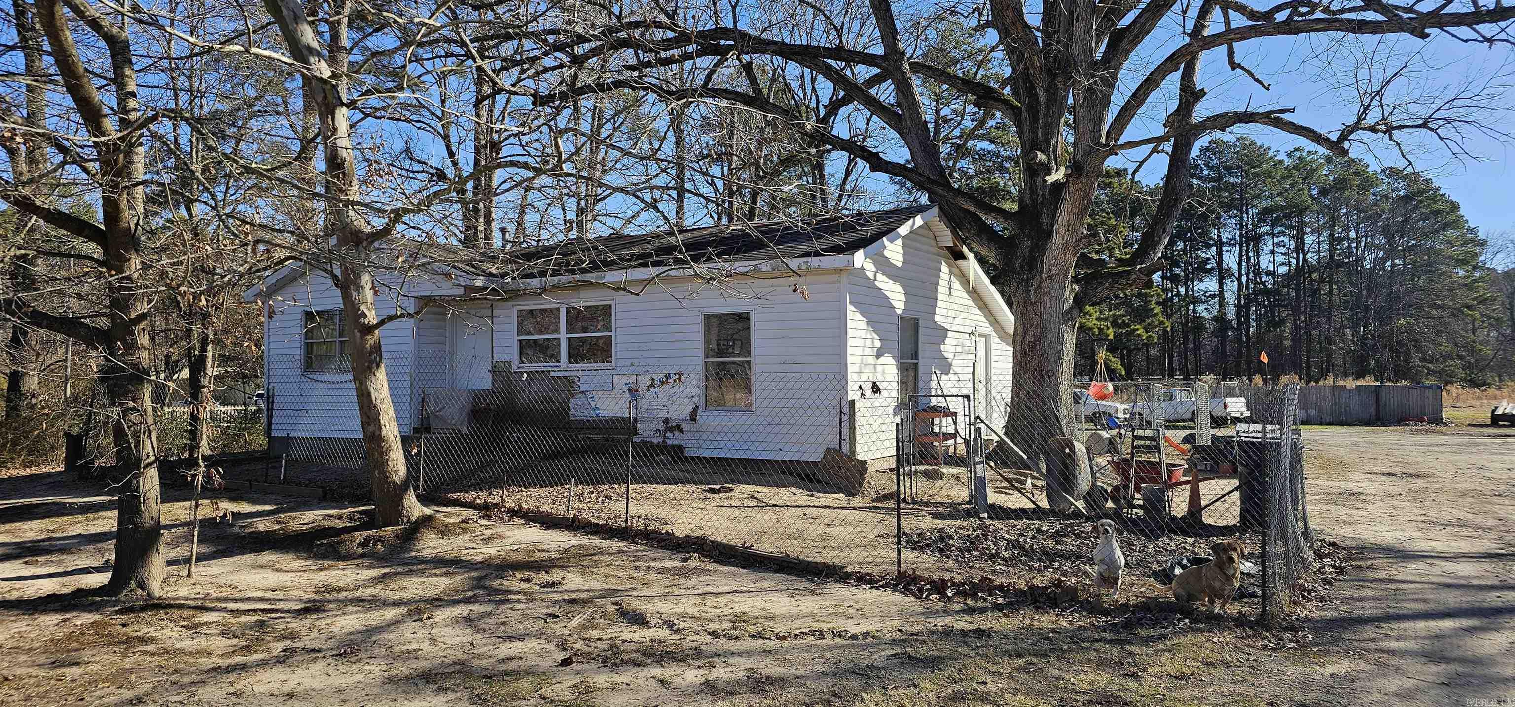2631  Claud  White Hall, AR