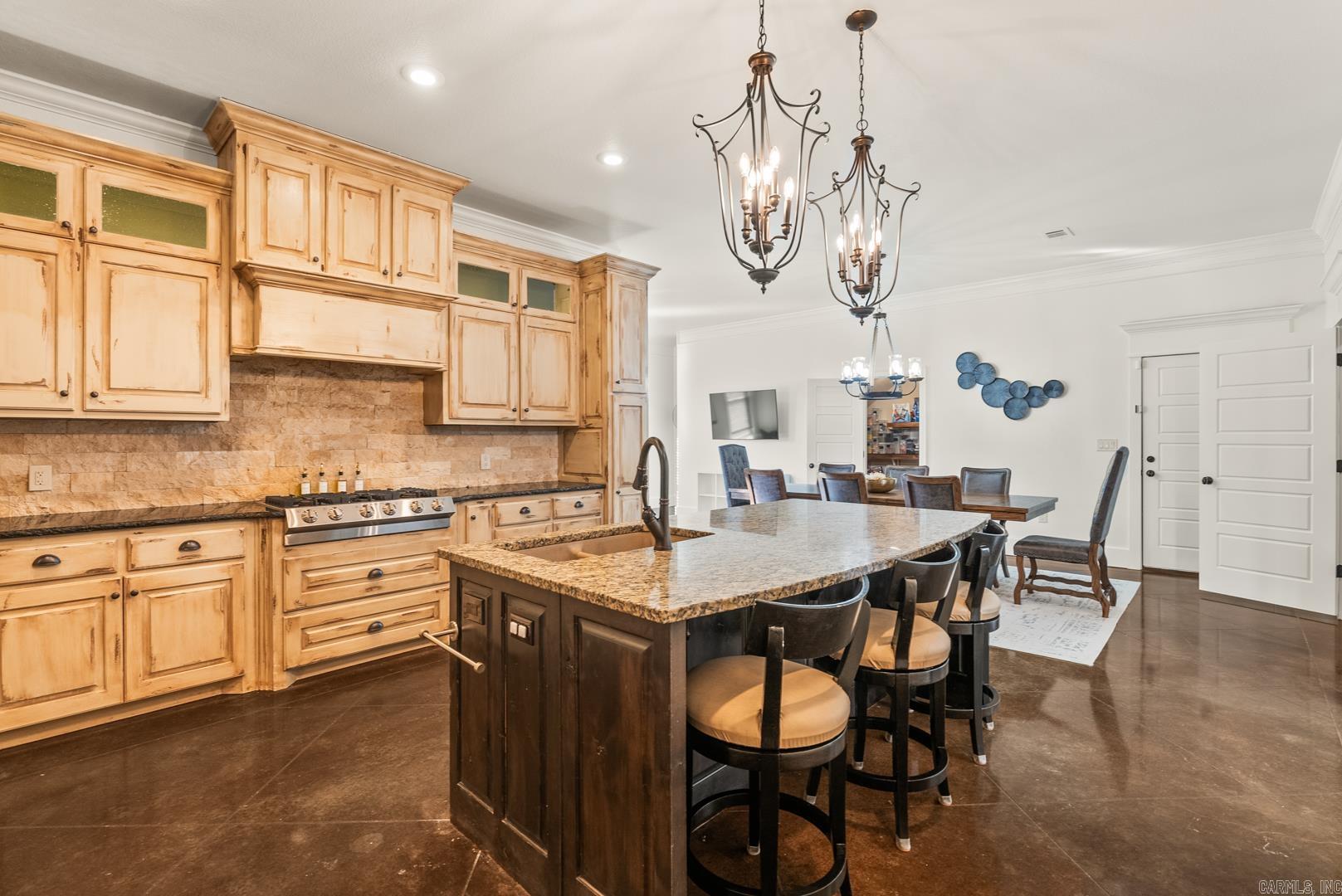 335  Vintage  Conway, AR