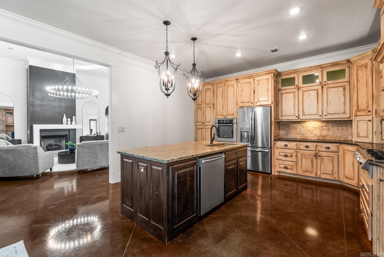 335  Vintage  Conway, AR