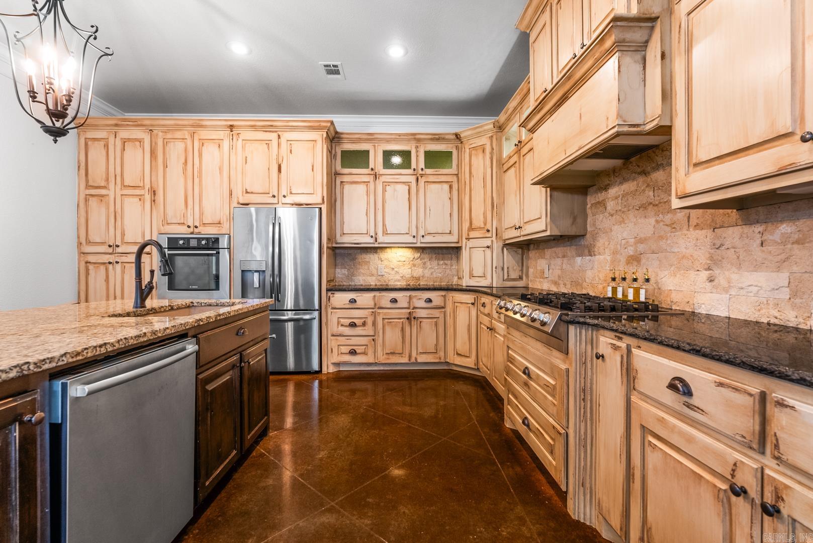 335  Vintage  Conway, AR