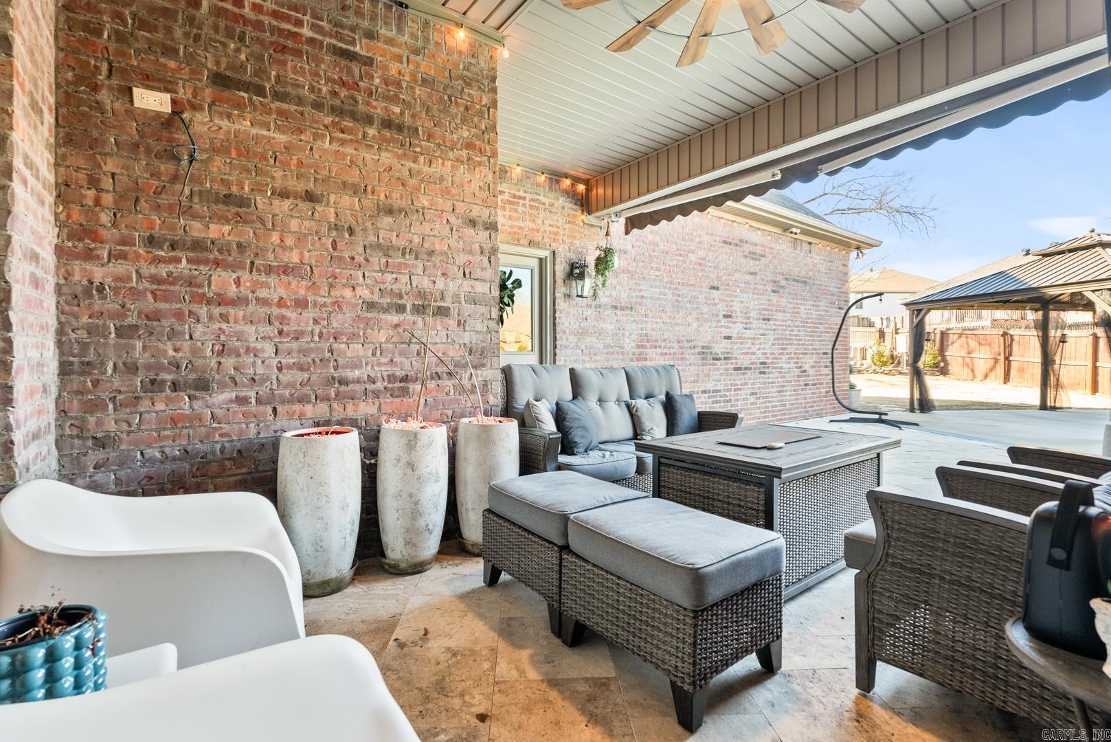 335  Vintage  Conway, AR